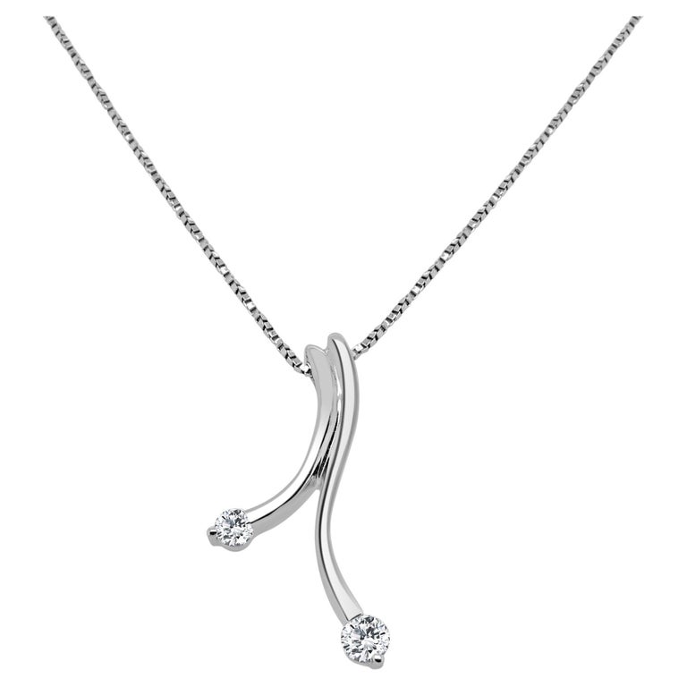 18 Karat White Gold Diamond Pendant with Chain For Sale at 1stDibs