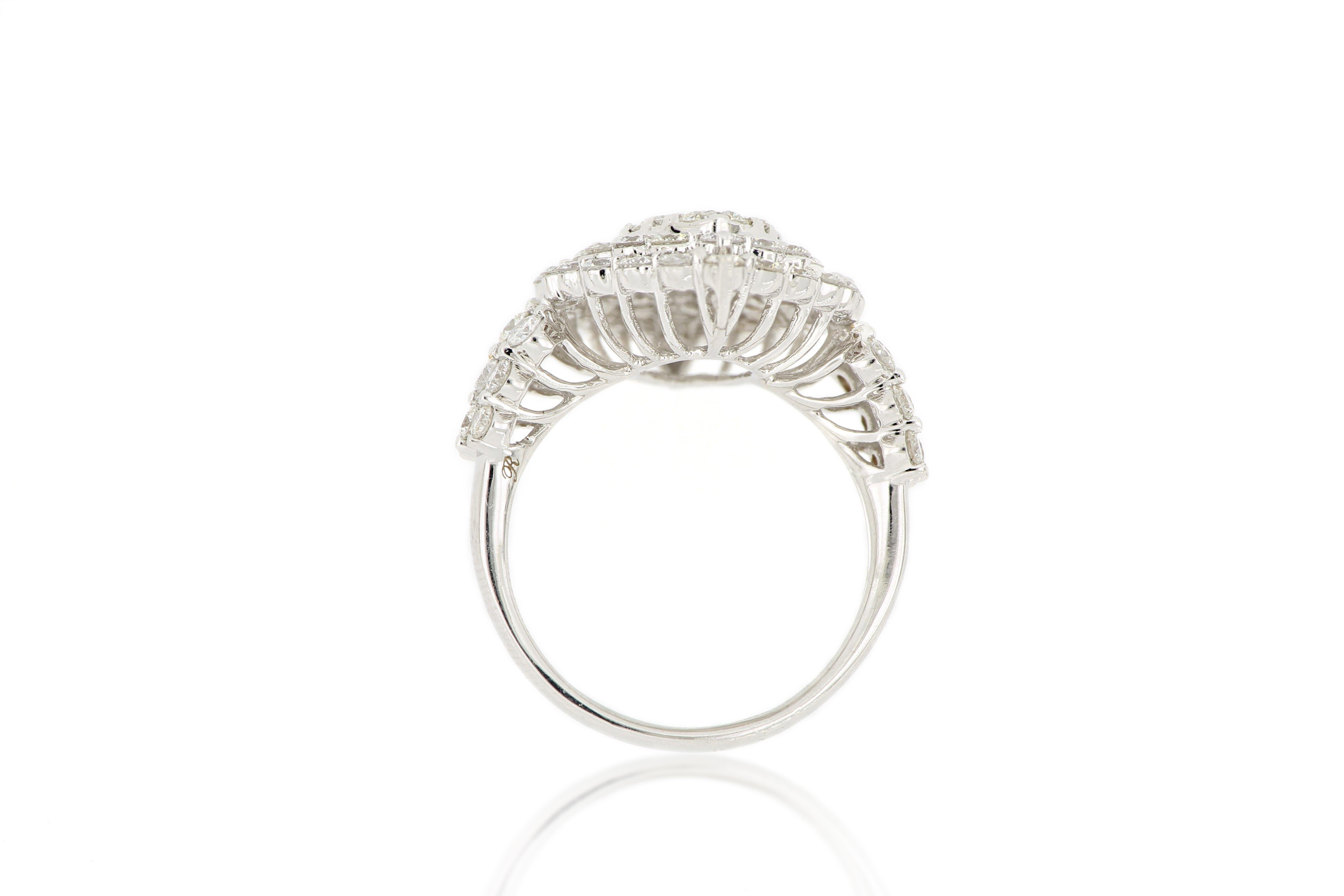 Contemporary 18 Karat White Gold Diamond Ring For Sale