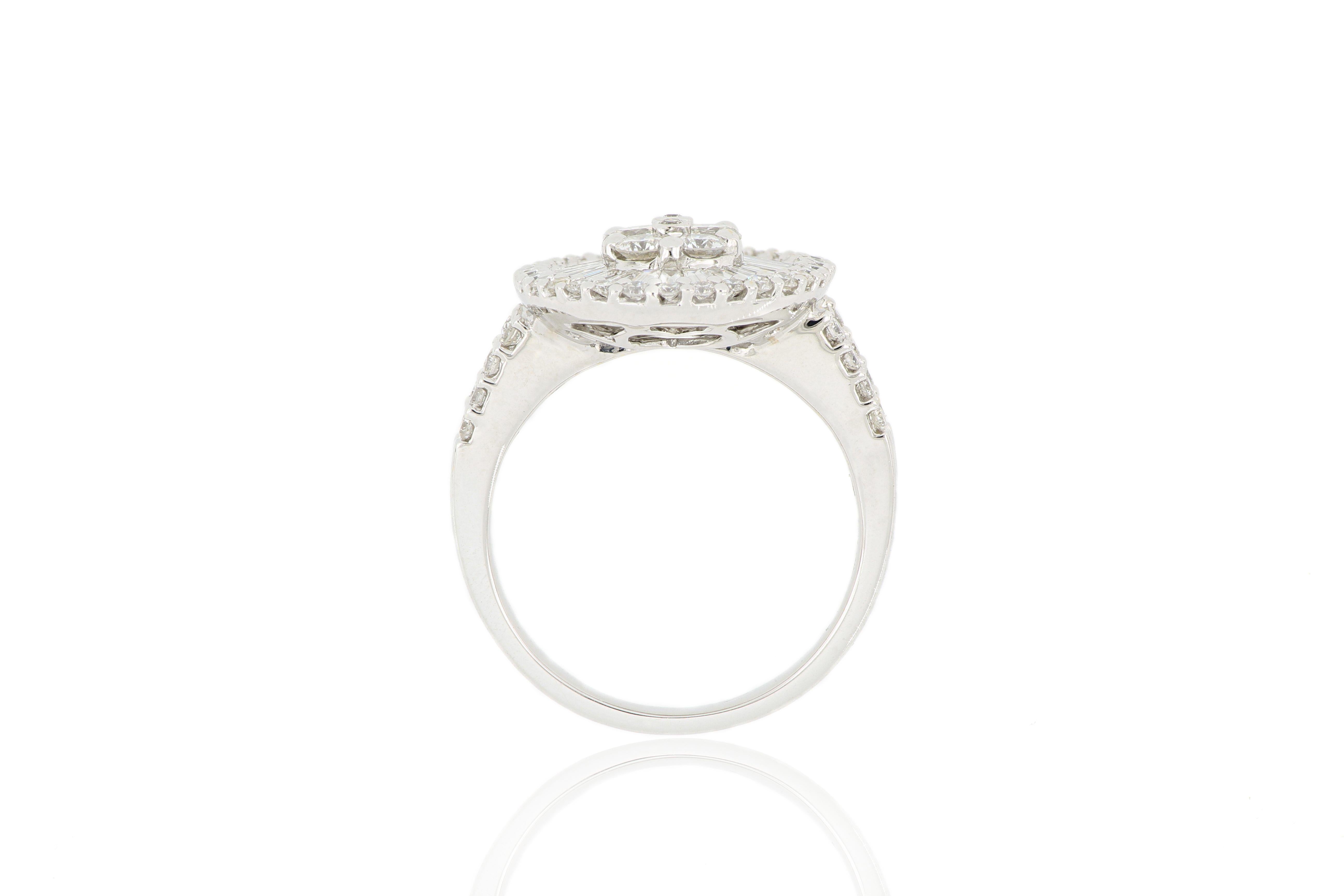 Taille brillant Bague en or blanc 18 carats et diamants en vente