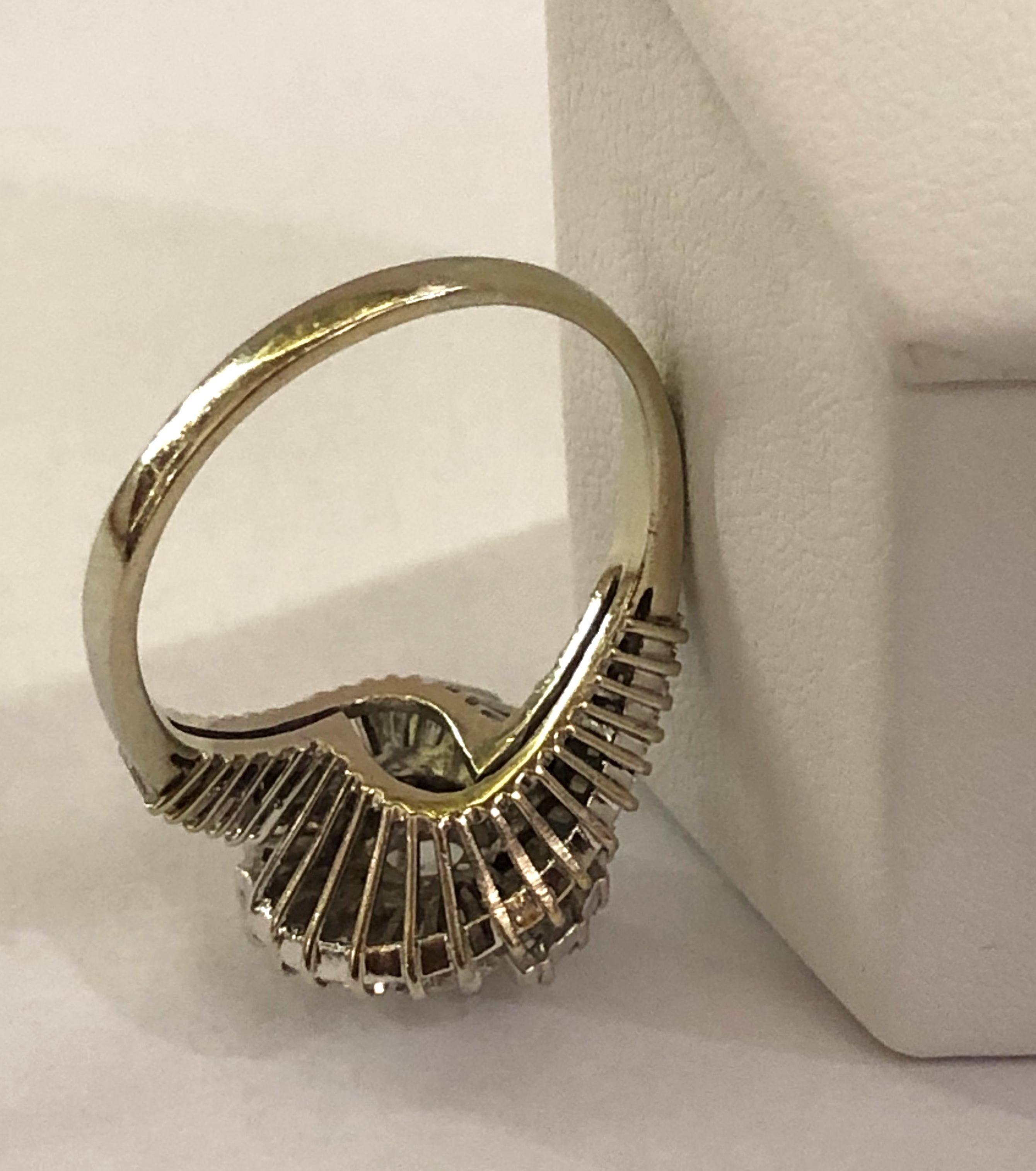 Anello con diamante in oro bianco 18 carati In condizioni buone in vendita a Los Angeles, CA
