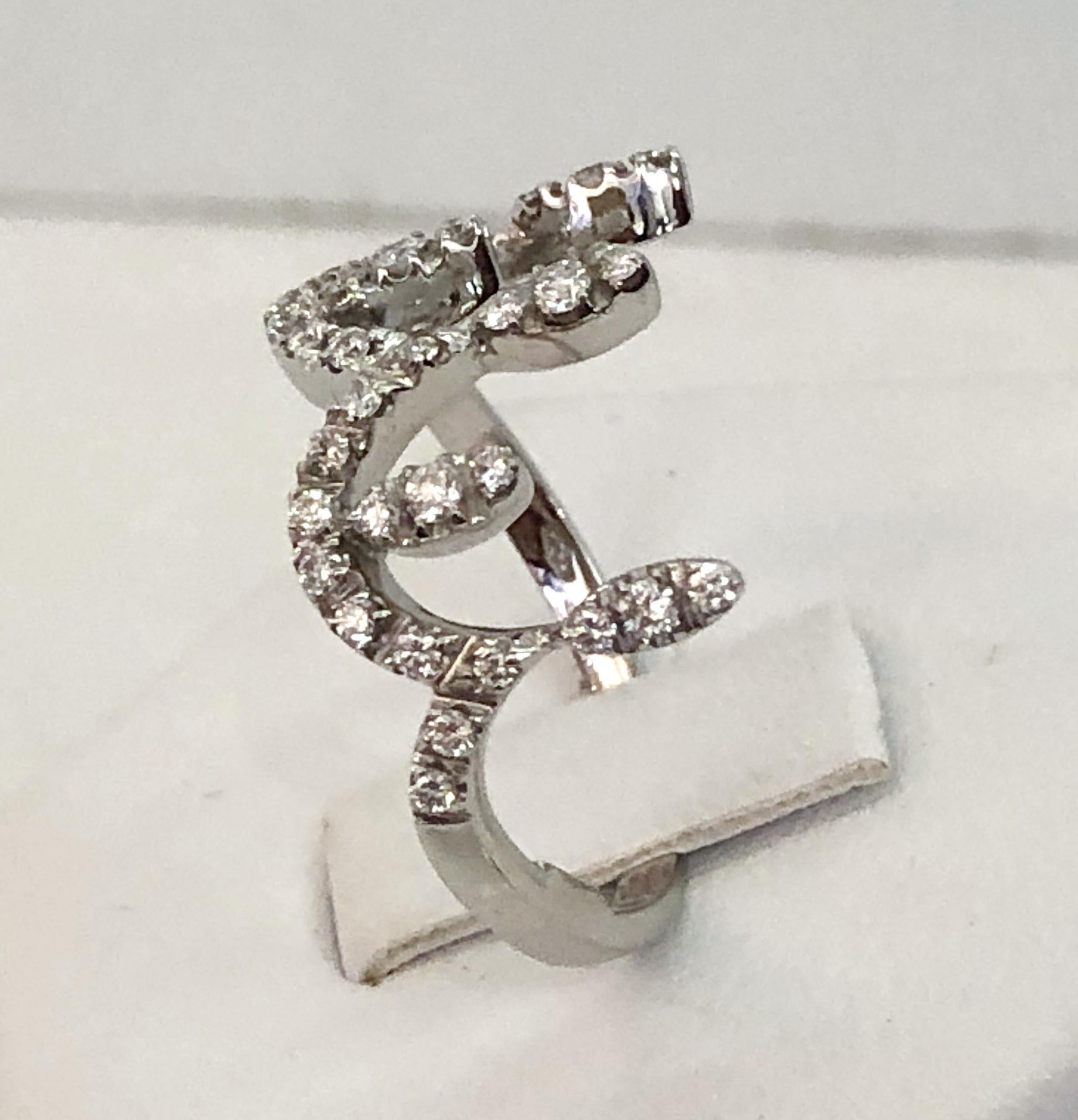 18 Karat Weißgold Diamant-Ring im Zustand „Gut“ im Angebot in Palm Springs, CA