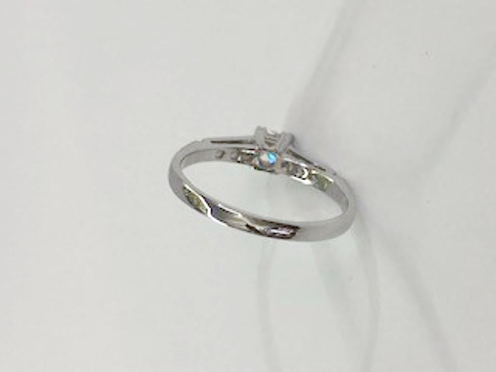 18 Karat Weißgold Diamant-Ring für Damen oder Herren im Angebot