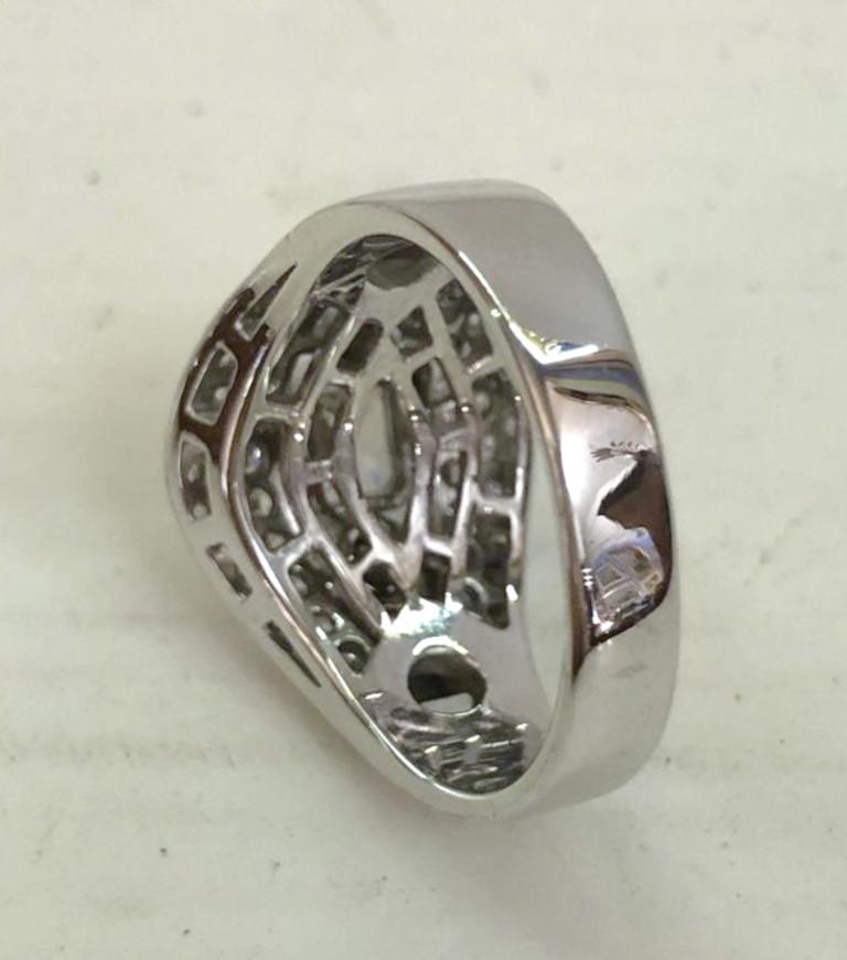 Women's or Men's 18 Karat White Gold Diamond Ring For Sale