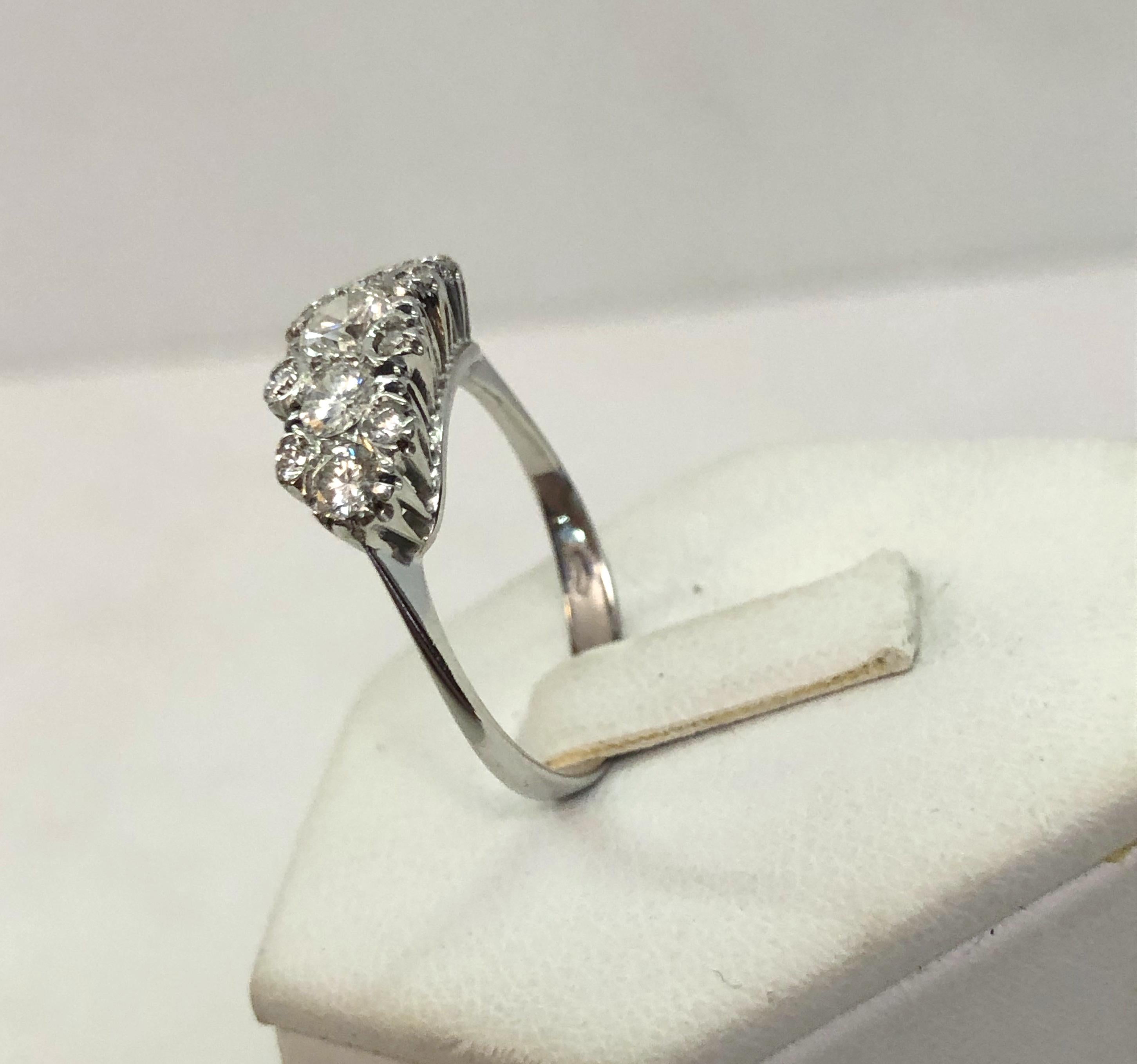 Bague en or blanc 18 carats et diamants Unisexe en vente