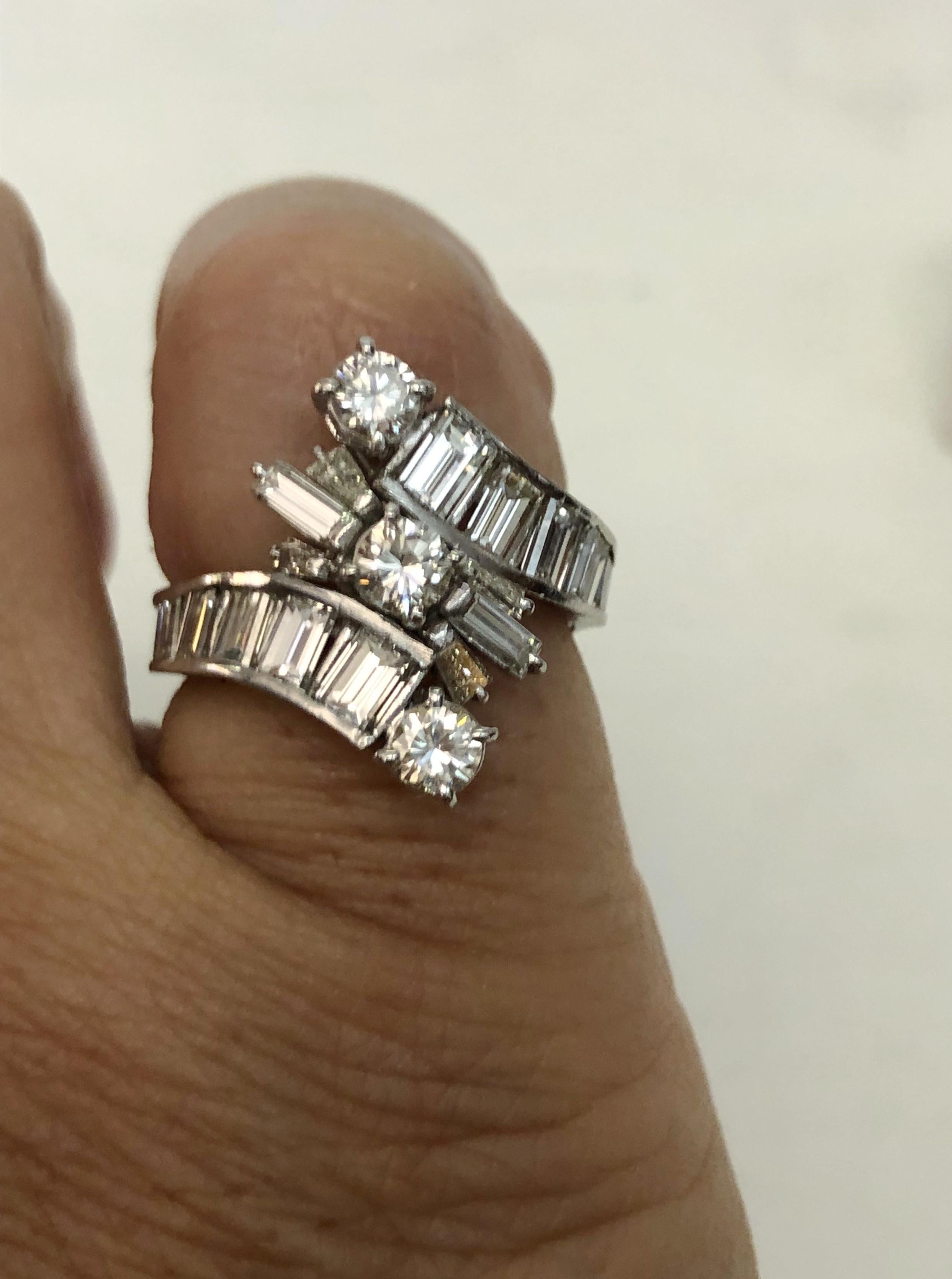 Anello con diamante in oro bianco 18 carati in vendita 1