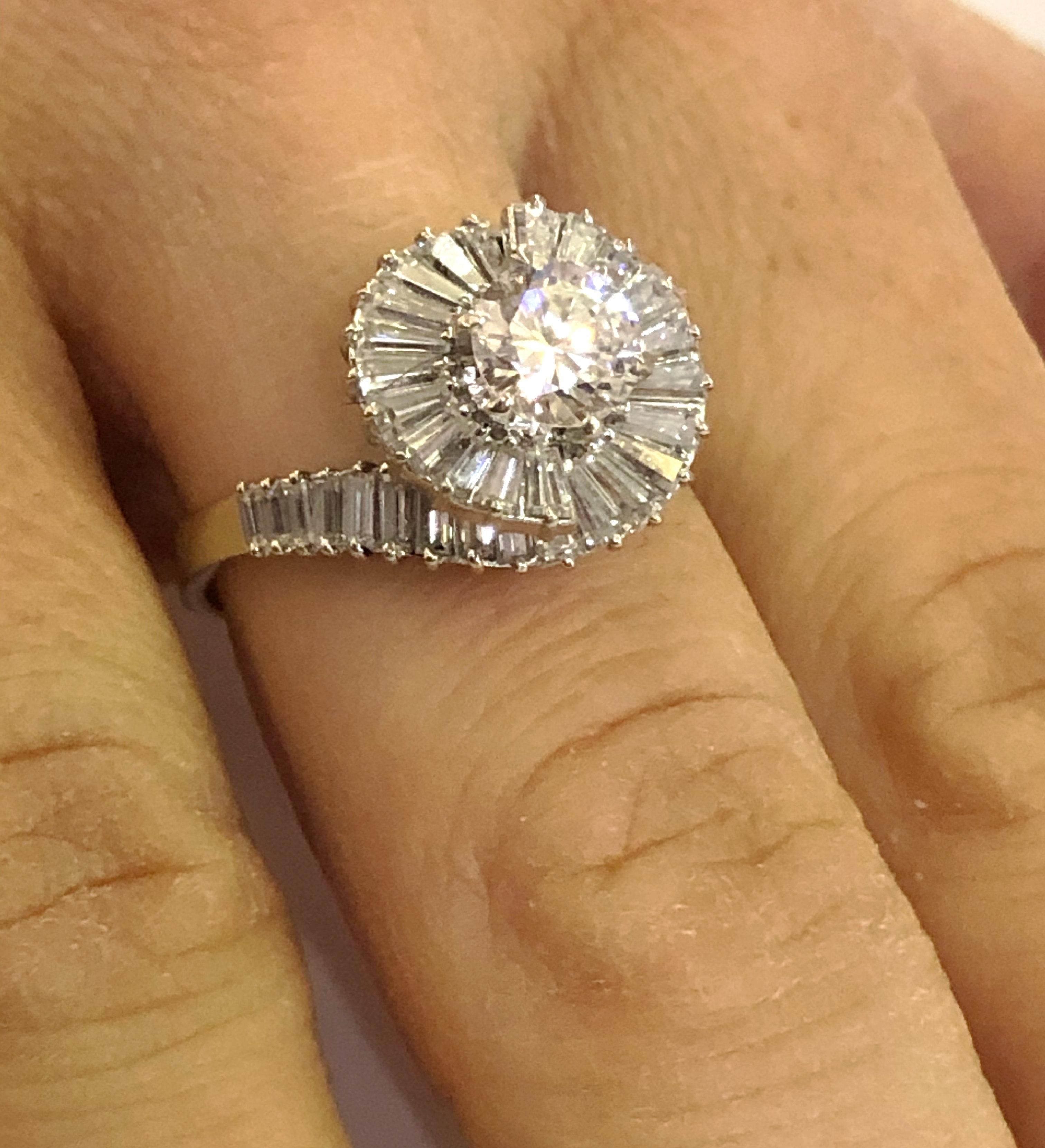 Anello con diamante in oro bianco 18 carati in vendita 2