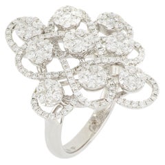 Anillo de diamantes de oro blanco de 18 quilates