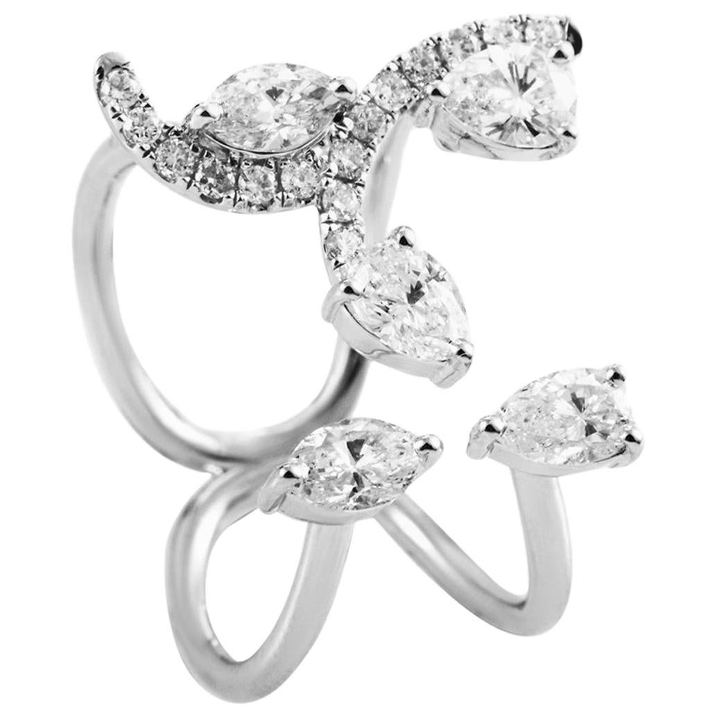 18 Karat White Gold Diamond Ring For Sale