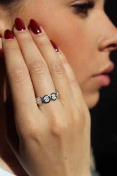 Bague jonc rond en or blanc 18 carats et diamants