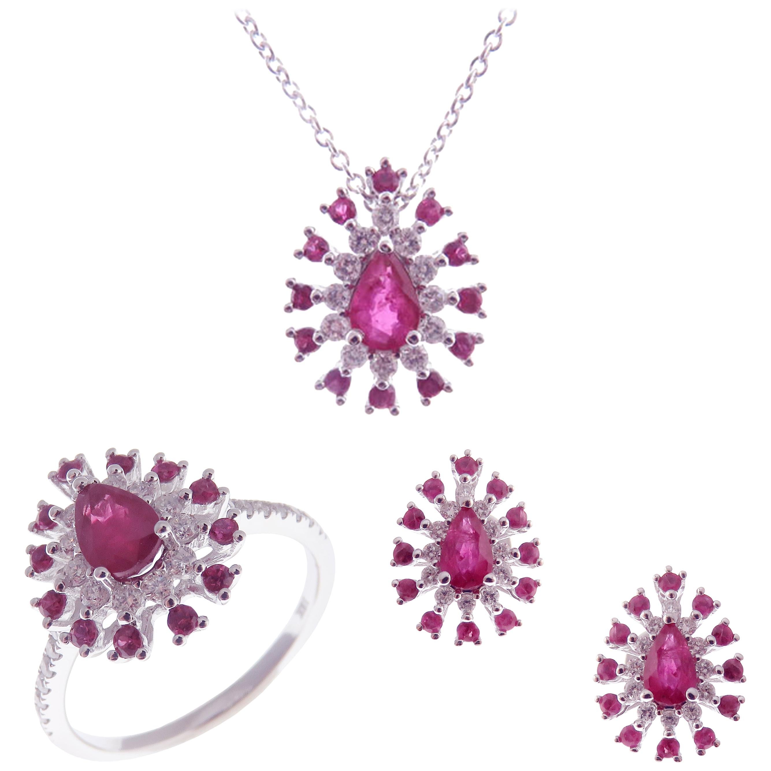 18 Karat White Gold Ruby Small Baguette Butterfly Stud Earring Ring Set