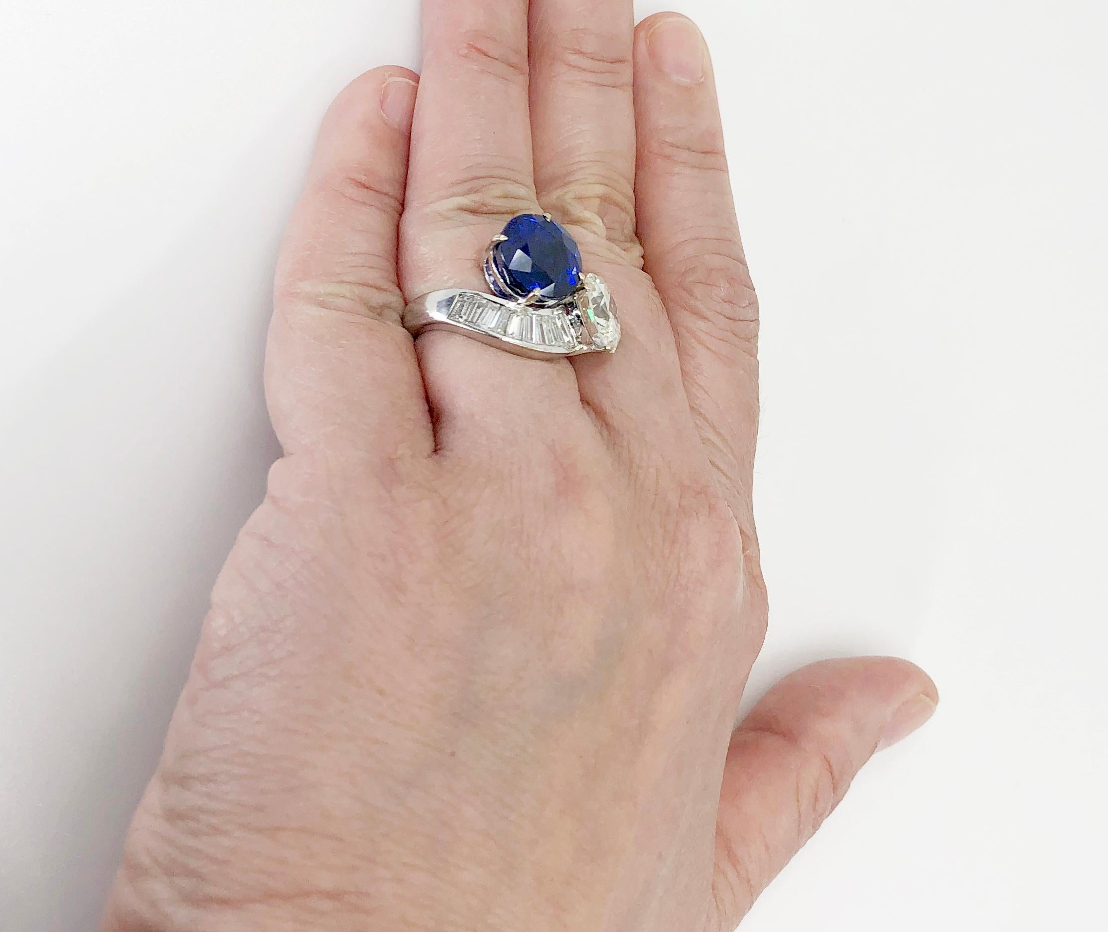 Women's 18 Karat White Gold Diamond, Sapphire Ring For Sale