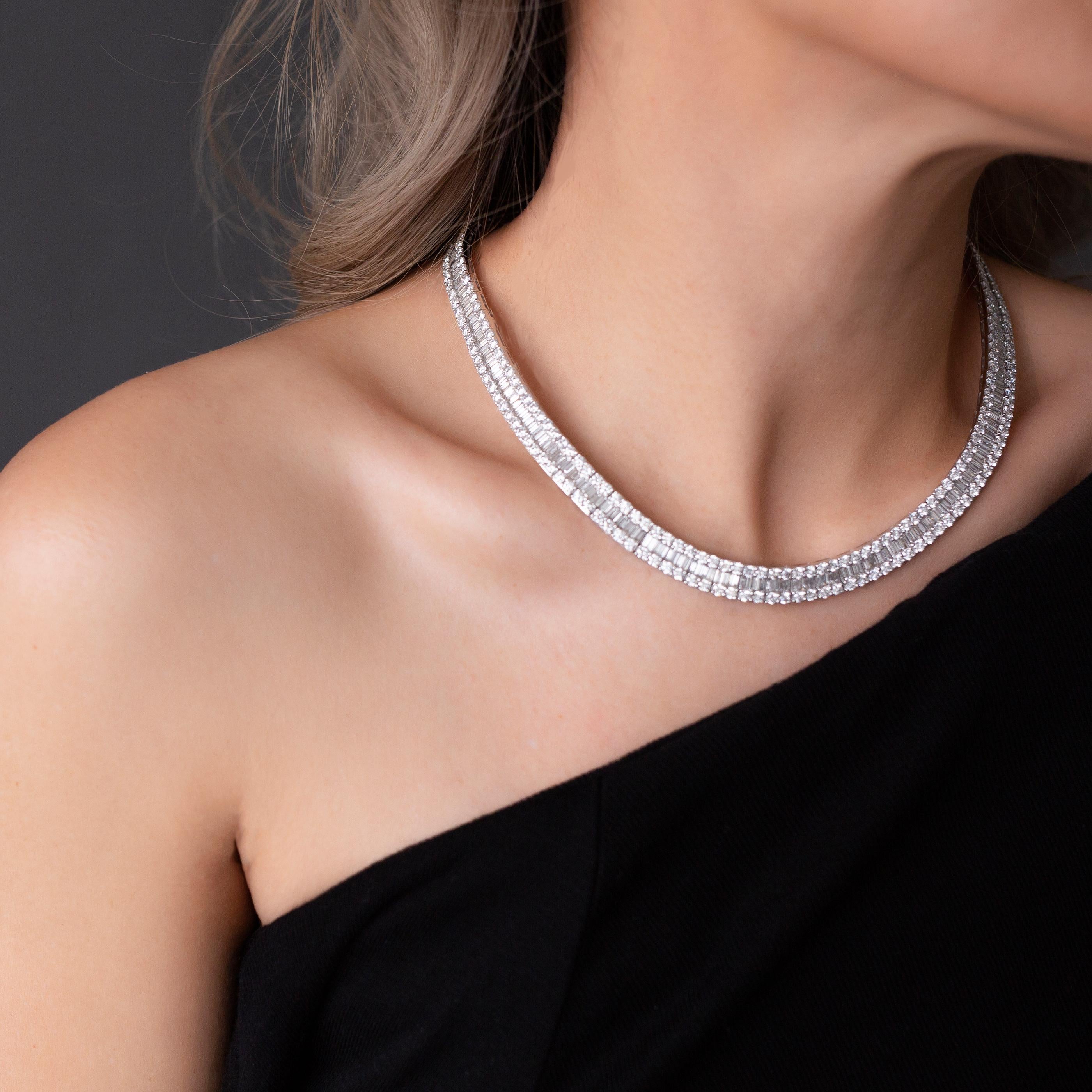 Collana in oro bianco 18 carati con diamanti Simple Bar Baguette Fancy In condizioni Nuovo in vendita a Los Angeles, CA