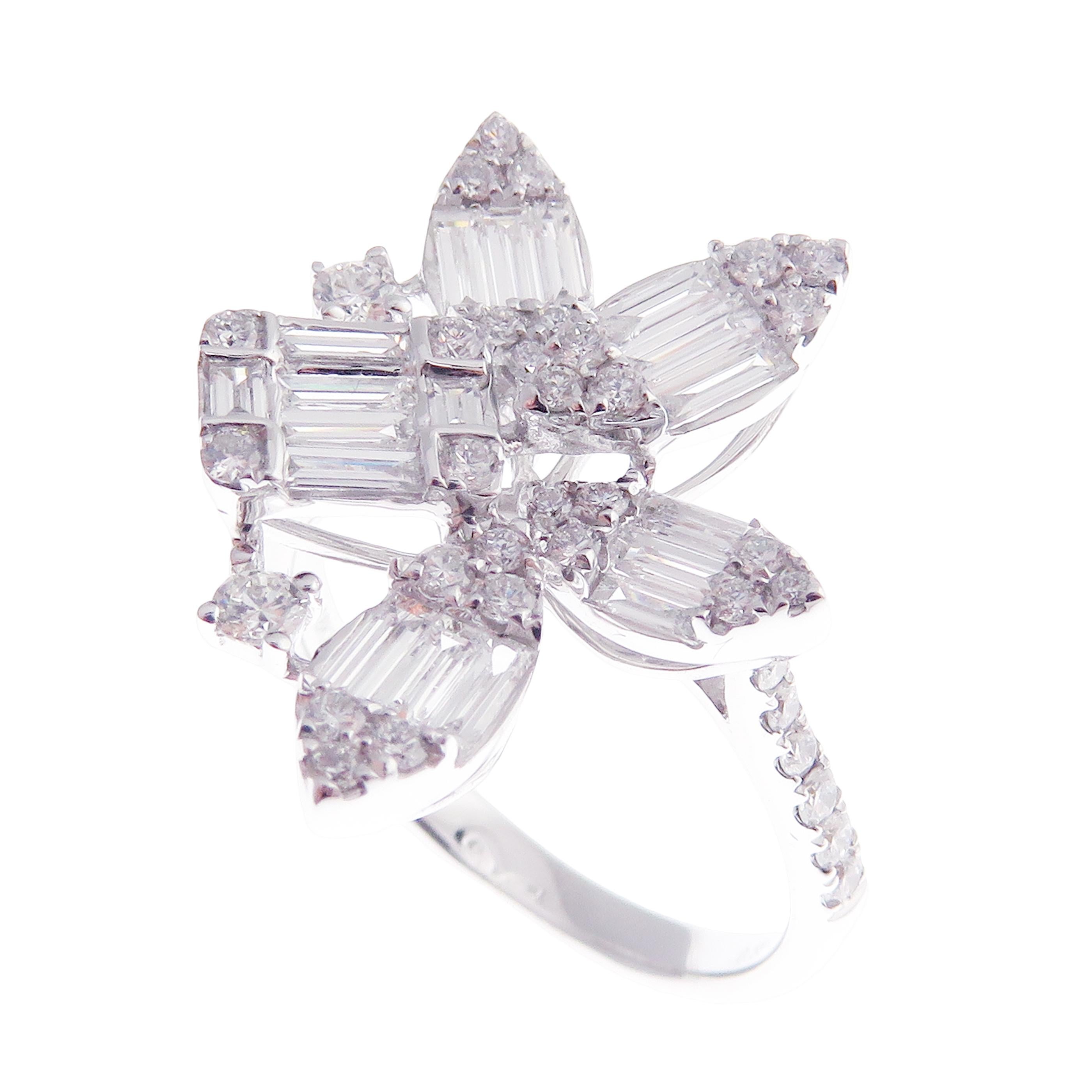 da uomo o donna Oro bianco 18 carati Diamante semplice Cuff Pear Baguette Set di anelli con orecchini in vendita