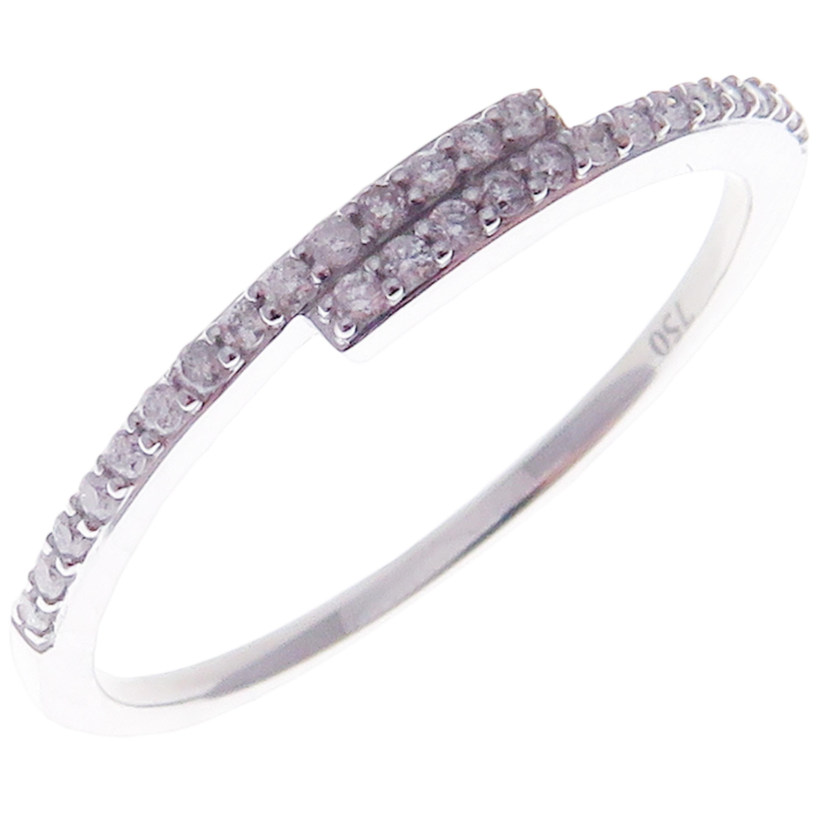 This simple stackable bypass ring is crafted in 18-karat white gold, featuring 28 round white diamonds totaling of 0.14 carats.
Approximate total weight 1.58 grams.
Standard Ring size 7
SI-G Quality natural white diamonds.
