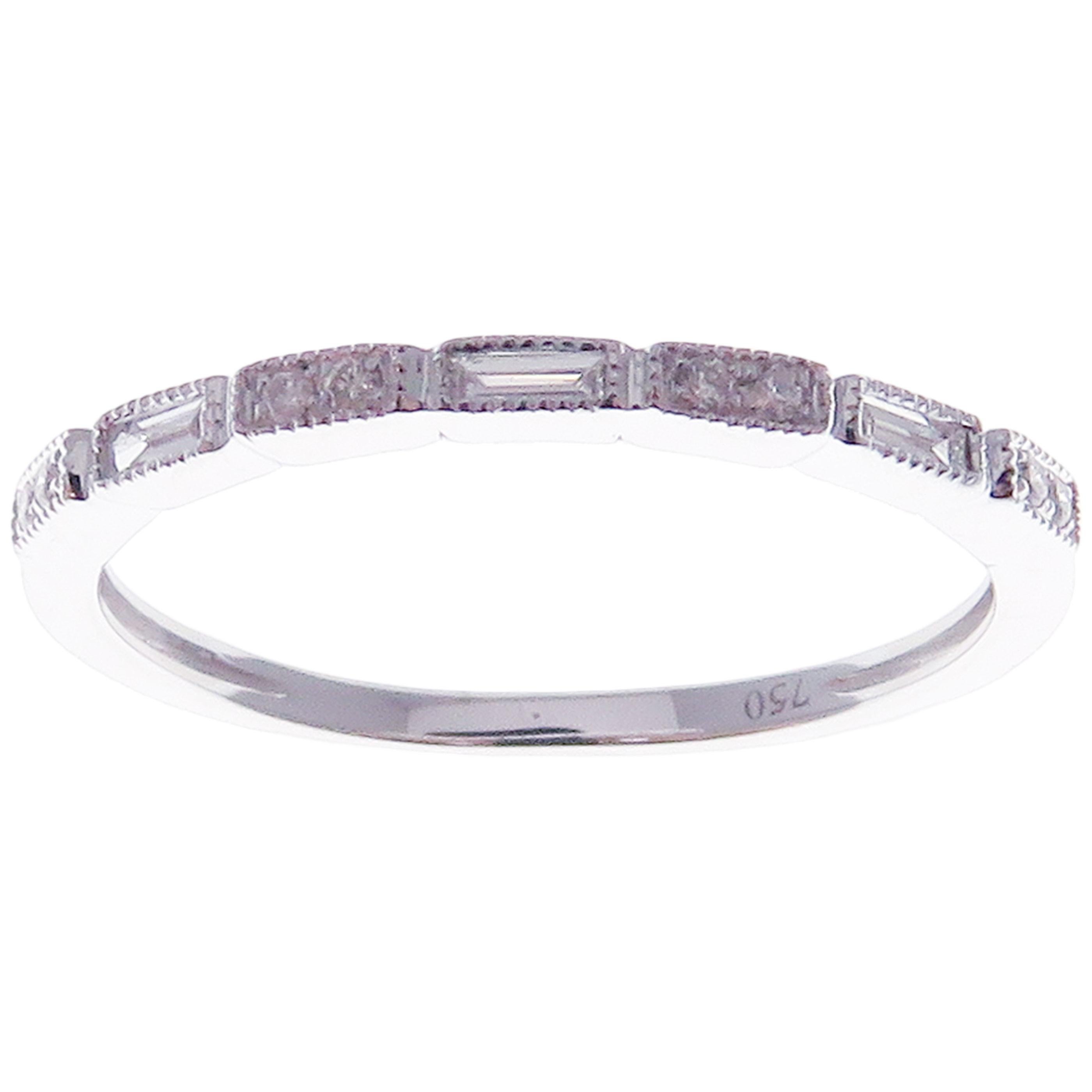 18 Karat White Gold Diamond Simple Stackable Band In New Condition For Sale In Los Angeles, CA