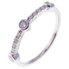 Bracelet empilable simple en or blanc 18 carats avec diamants