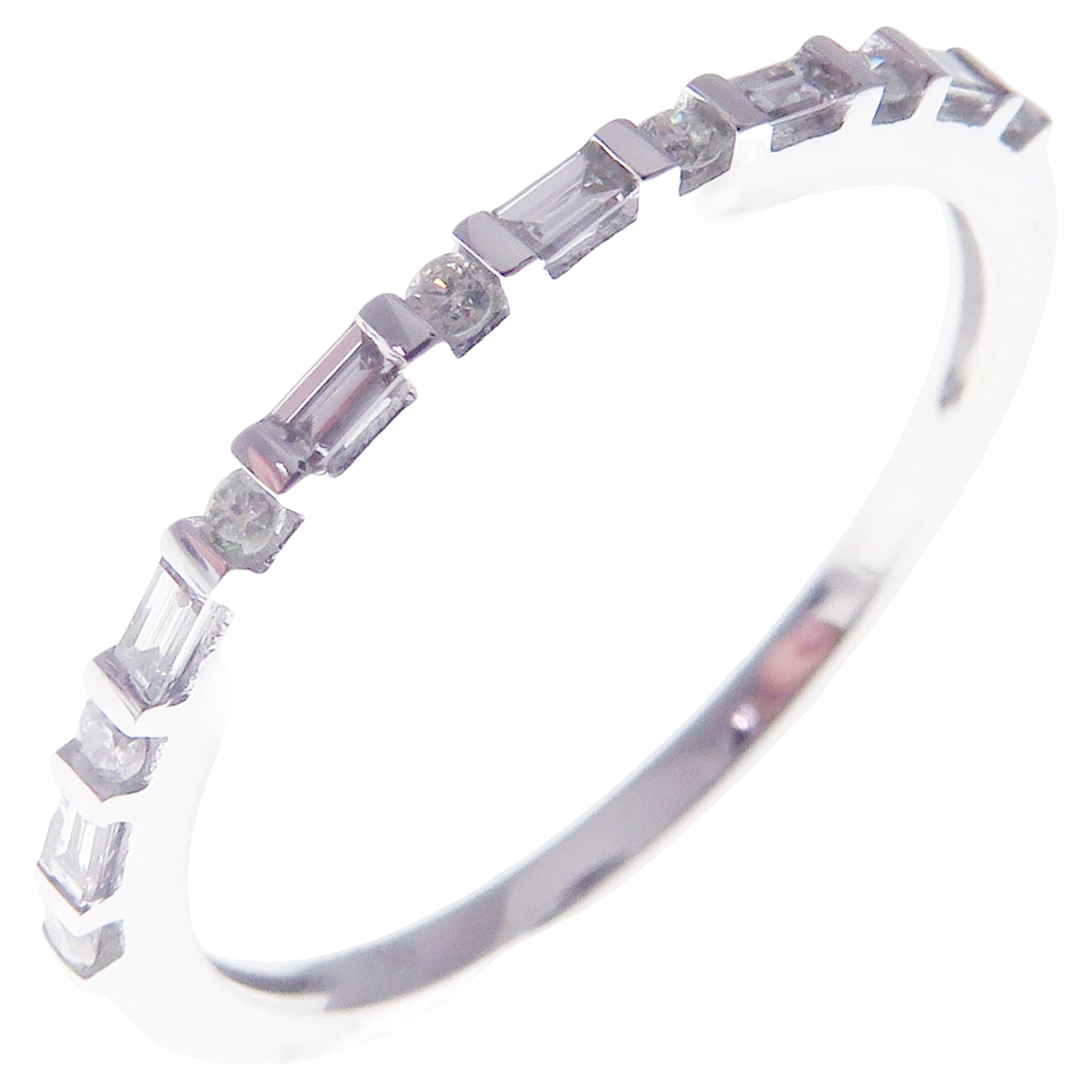 Fascia semplice impilabile con diamante in oro bianco 18 carati