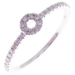Einfacher stapelbarer Ring aus 18 Karat Weißgold mit Diamant