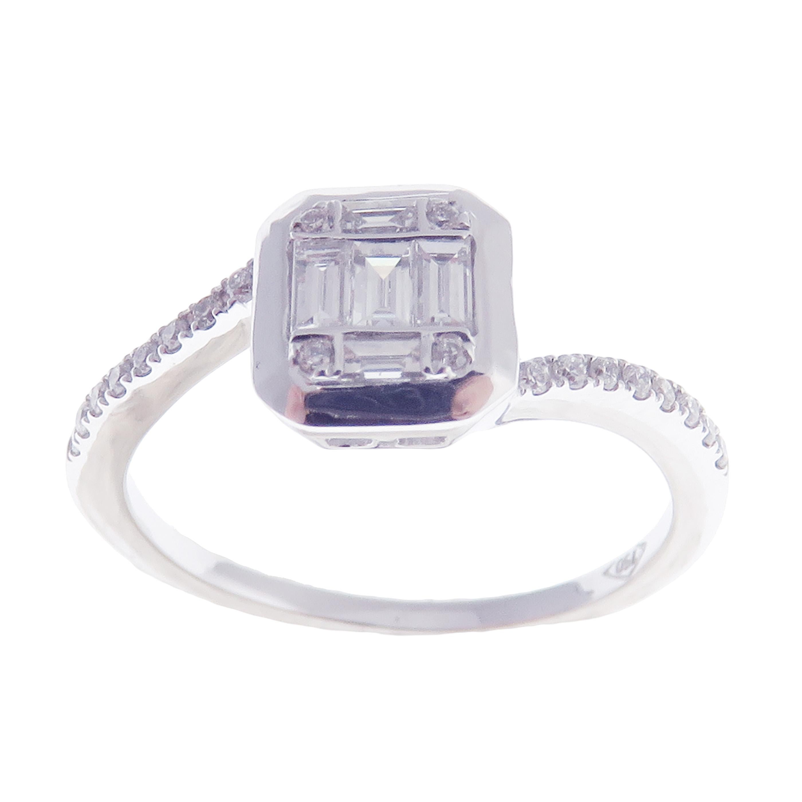 18 Karat White Gold Diamond Small Baguette Classic Earring Ring Set For Sale 1
