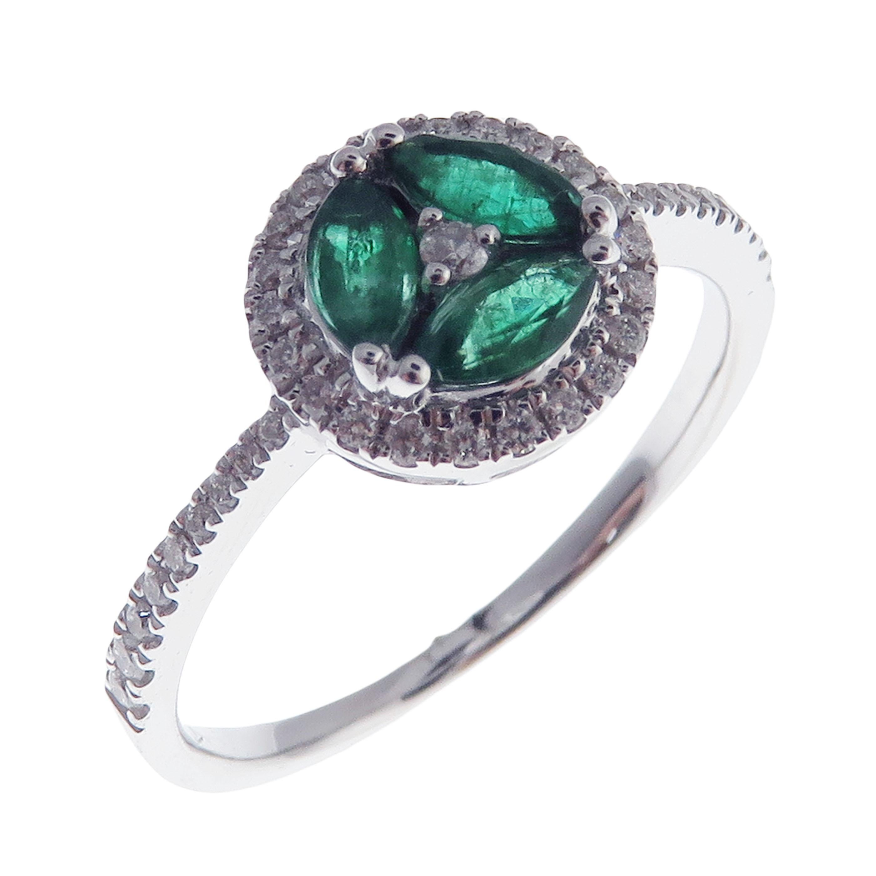 Round Cut 18 Karat White Gold Diamond Small Emerald Circle Earring Ring Set
