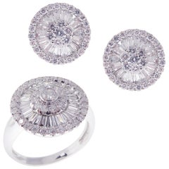 18 Karat White Gold Diamond Small Pisa Baguette Stud Earring Ring Set