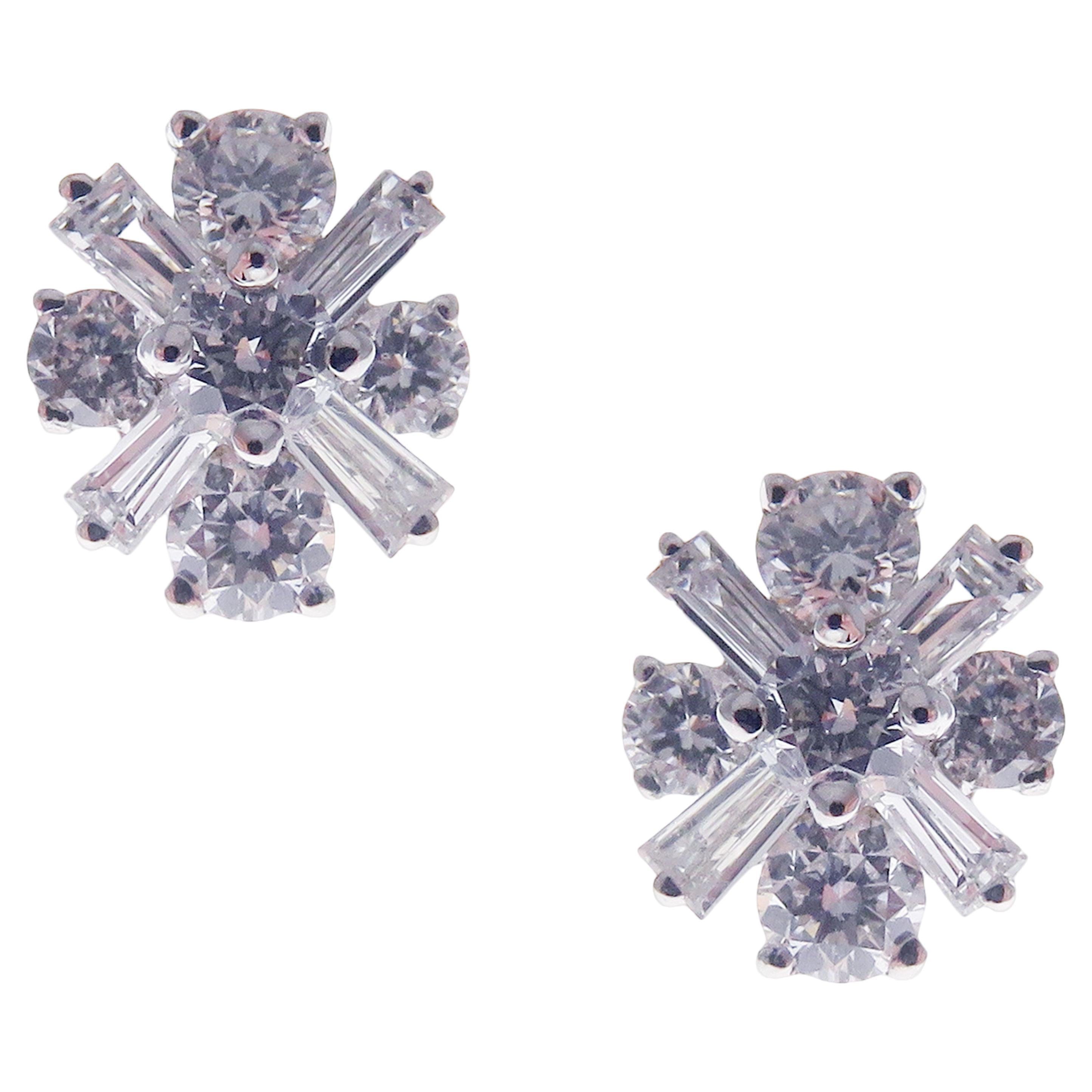 18 Karat White Gold Diamond Small Snowflake Earring For Sale