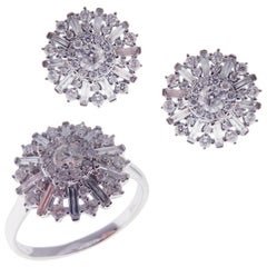 18 Karat White Gold Diamond Small Spiky Baguette Stud Earring Ring Set