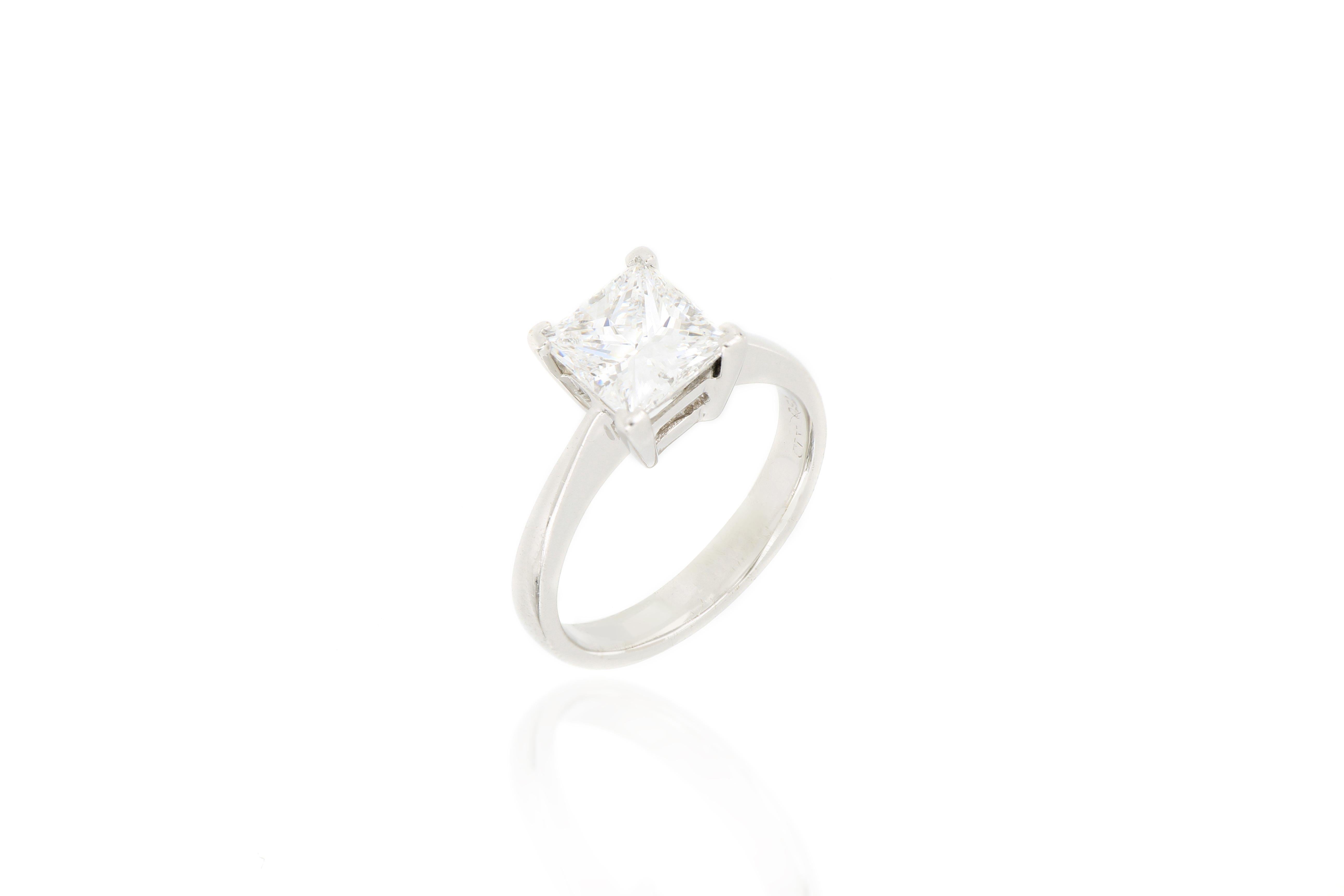 Contemporary 18 Karat White Gold Diamond Solitaire Ring For Sale