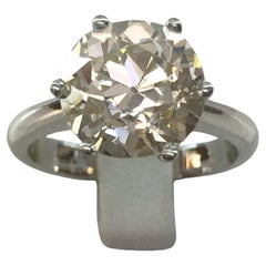 18 Karat White Gold Diamond Solitaire Ring