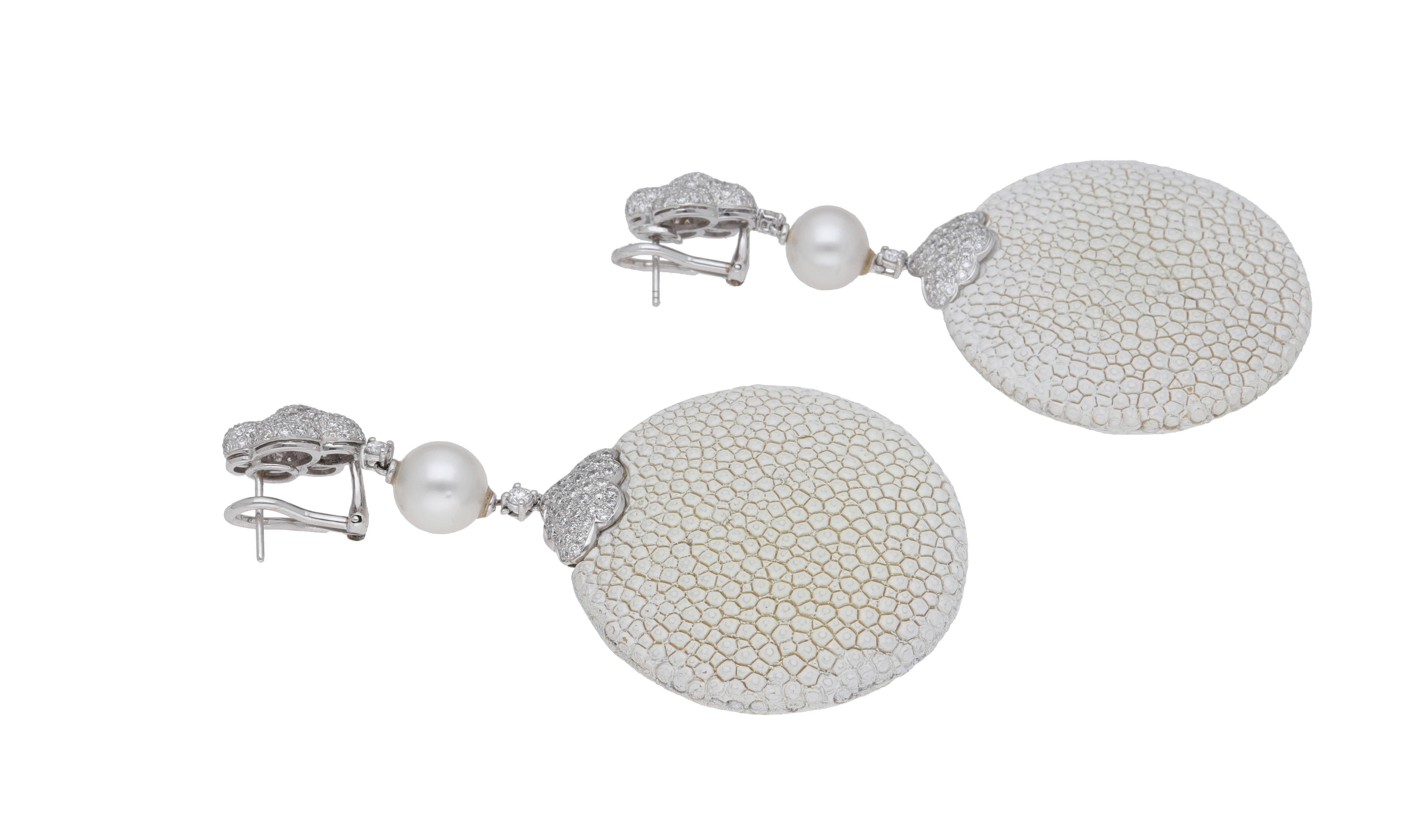Women's 18 Karat White Gold Diamond South Sea Pearl Stingray Chandelier Earrings For Sale