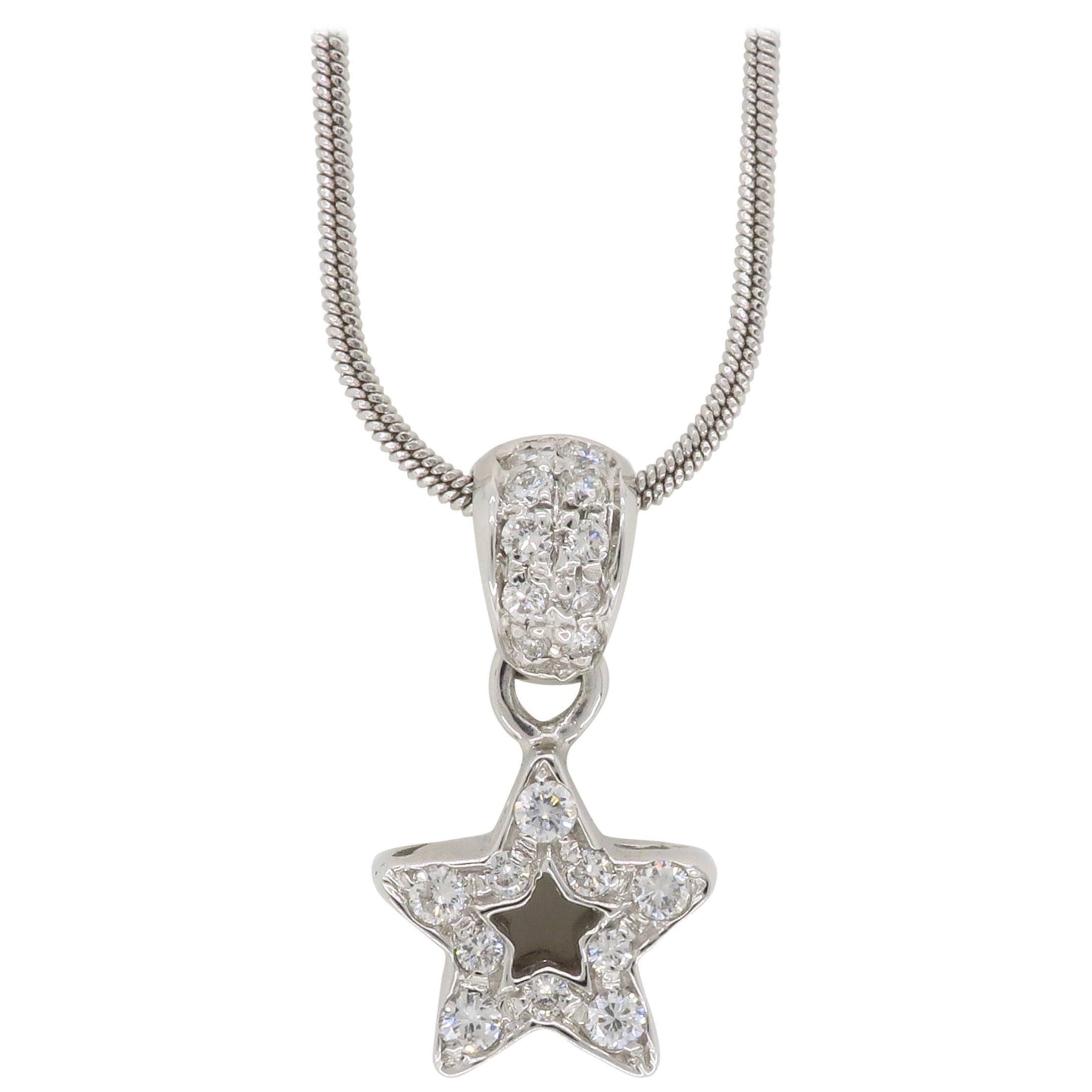 18 Karat White Gold Diamond Star Pendant Necklace