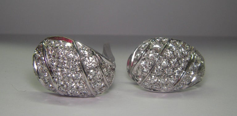 Women's or Men's 18 Karat White Gold Diamond Stud Earrings For Sale
