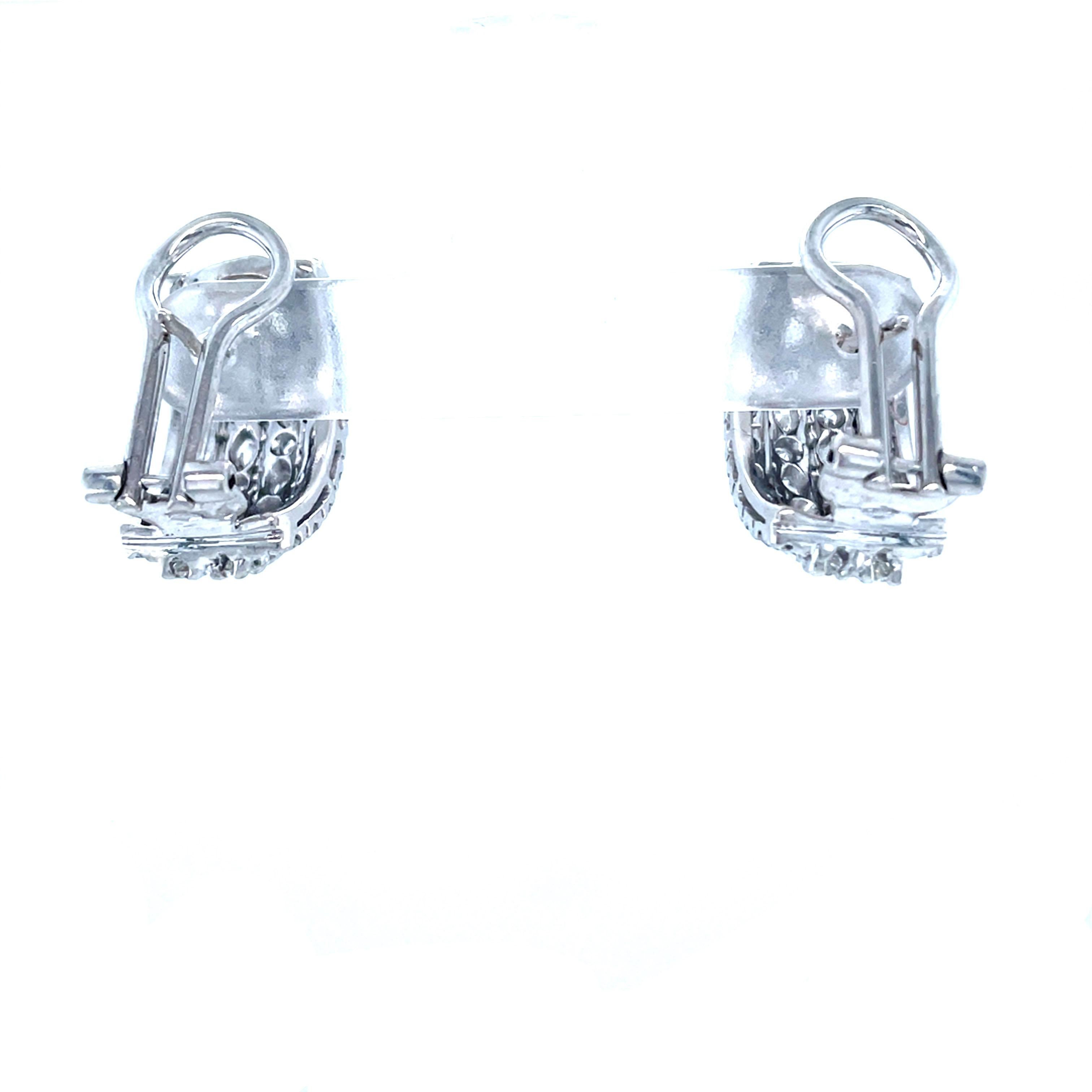 18 Karat White Gold Diamond Stud Earrings In New Condition For Sale In Monte-Carlo, MC
