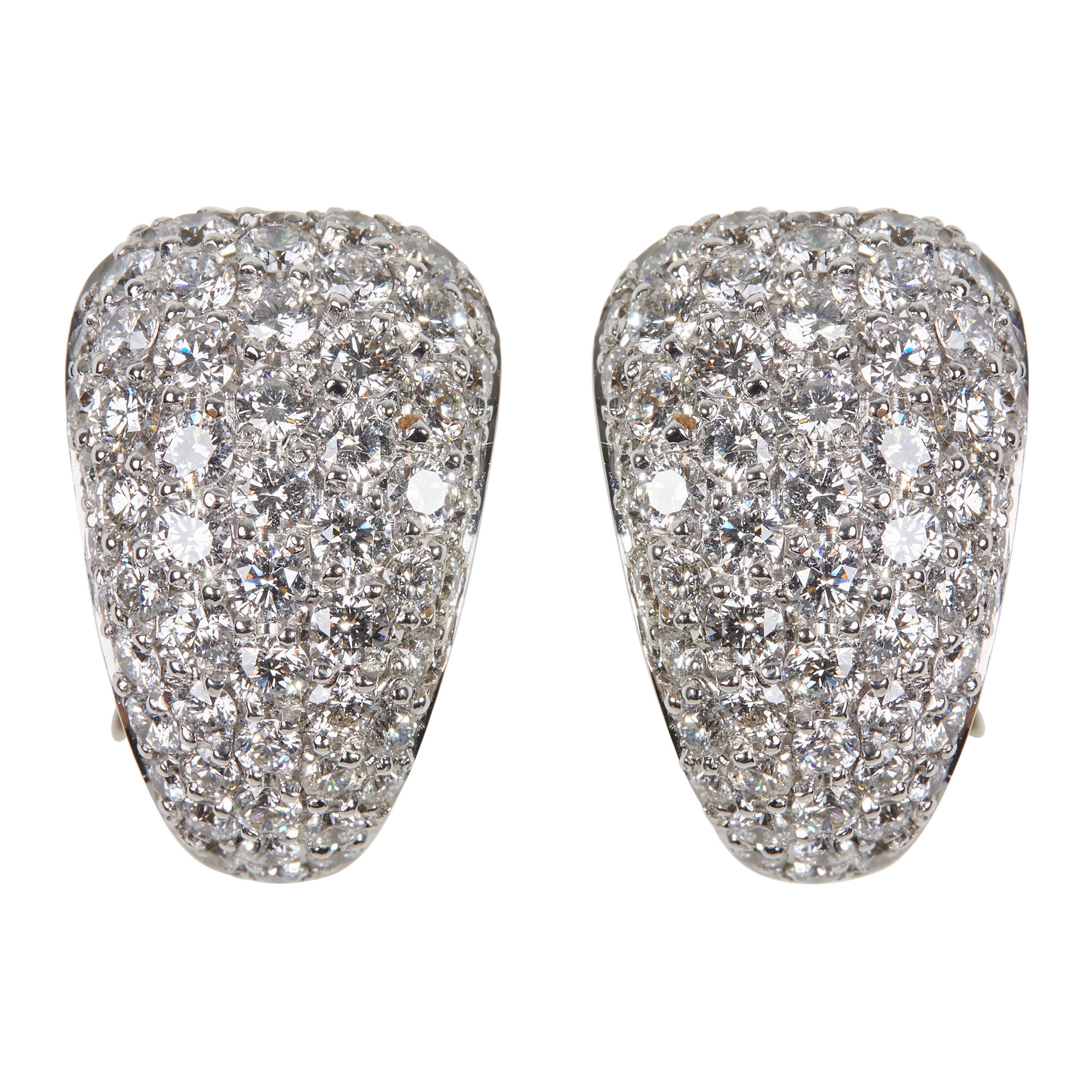 18 Karat White Gold Diamond Stud Earrings