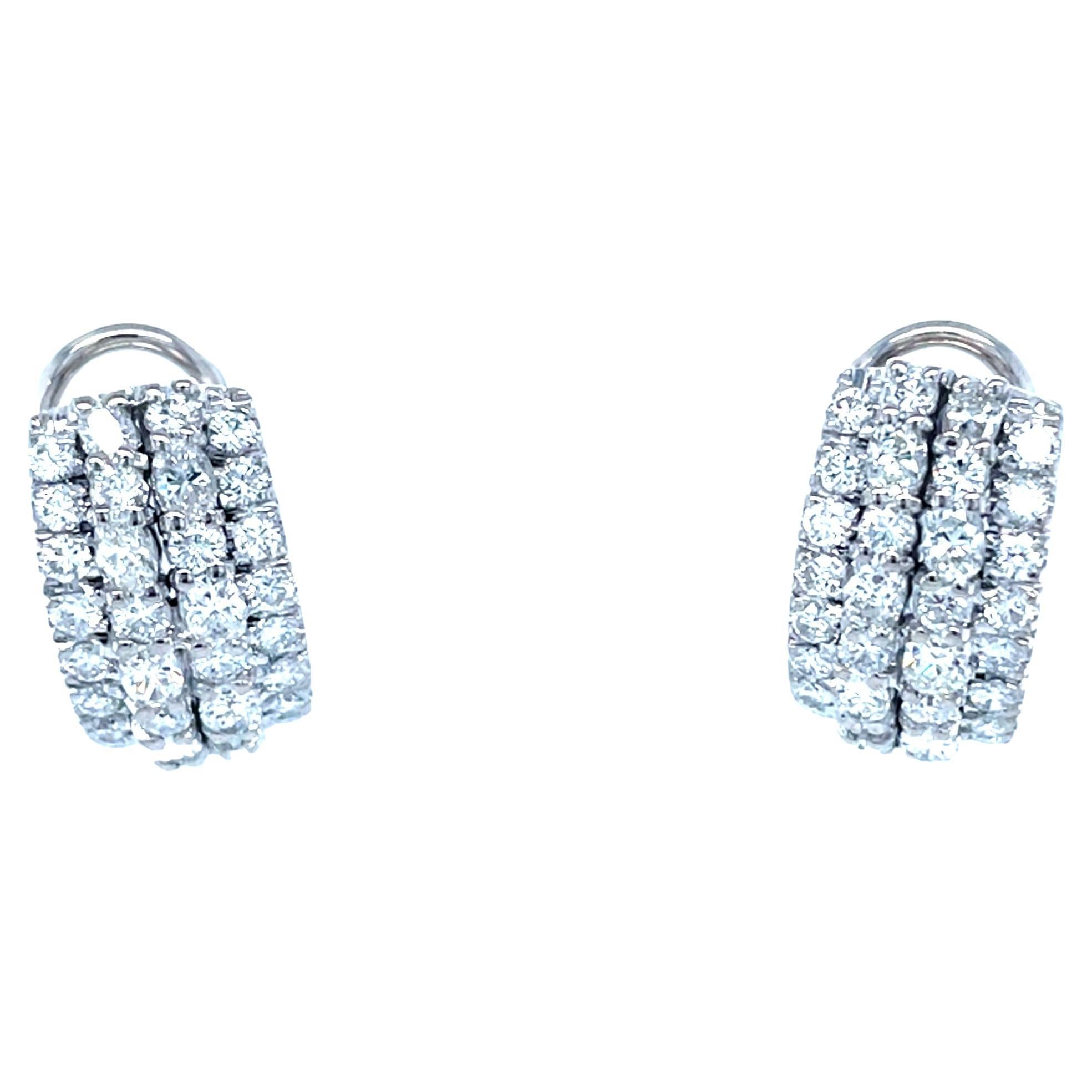 Boucles d'oreilles en or blanc 18 carats avec diamant
