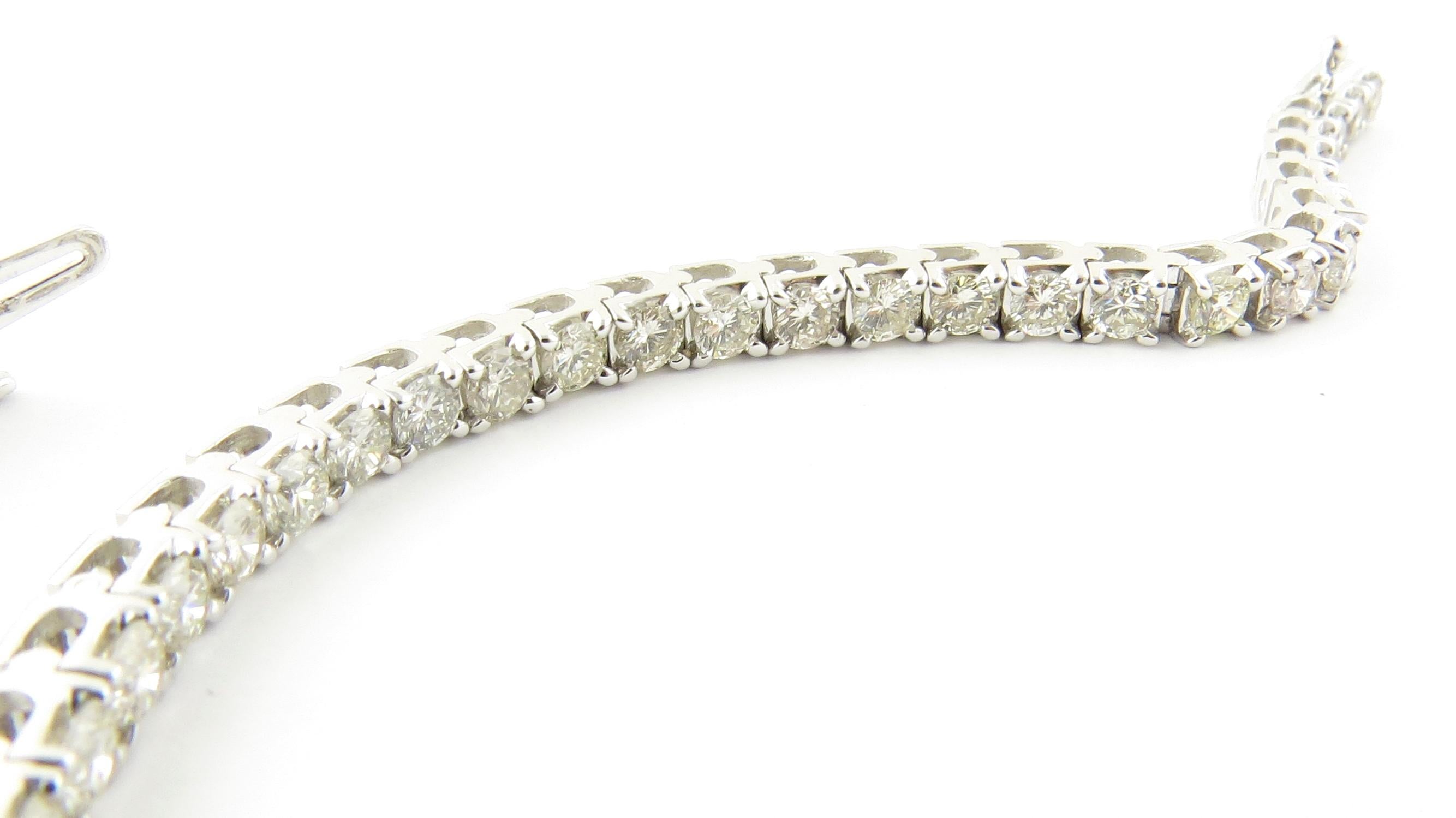 18 Karat White Gold Diamond Tennis Bracelet 5.98 Carat 2