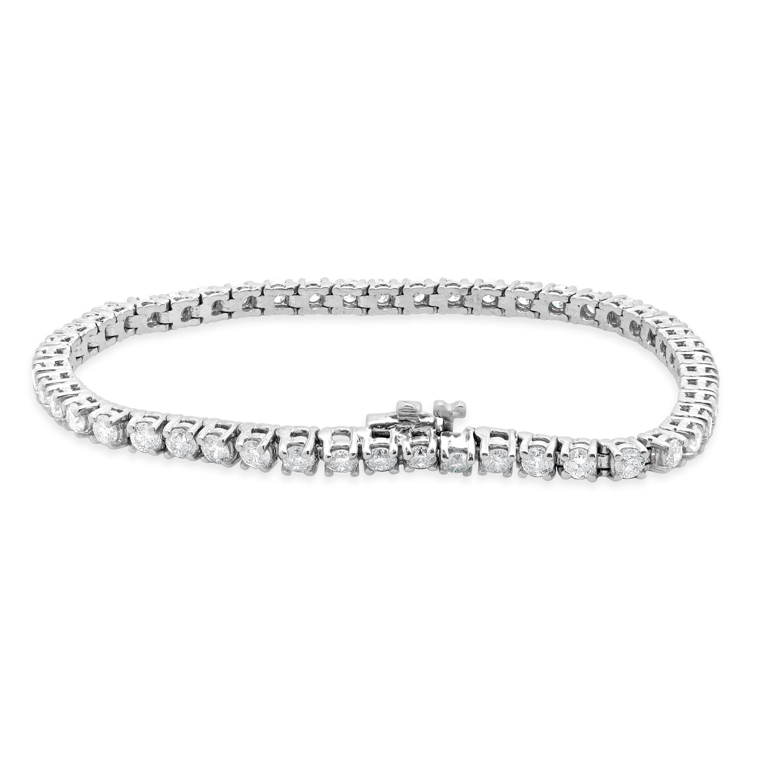18 Karat White Gold Diamond Tennis Bracelet (Rundschliff) im Angebot