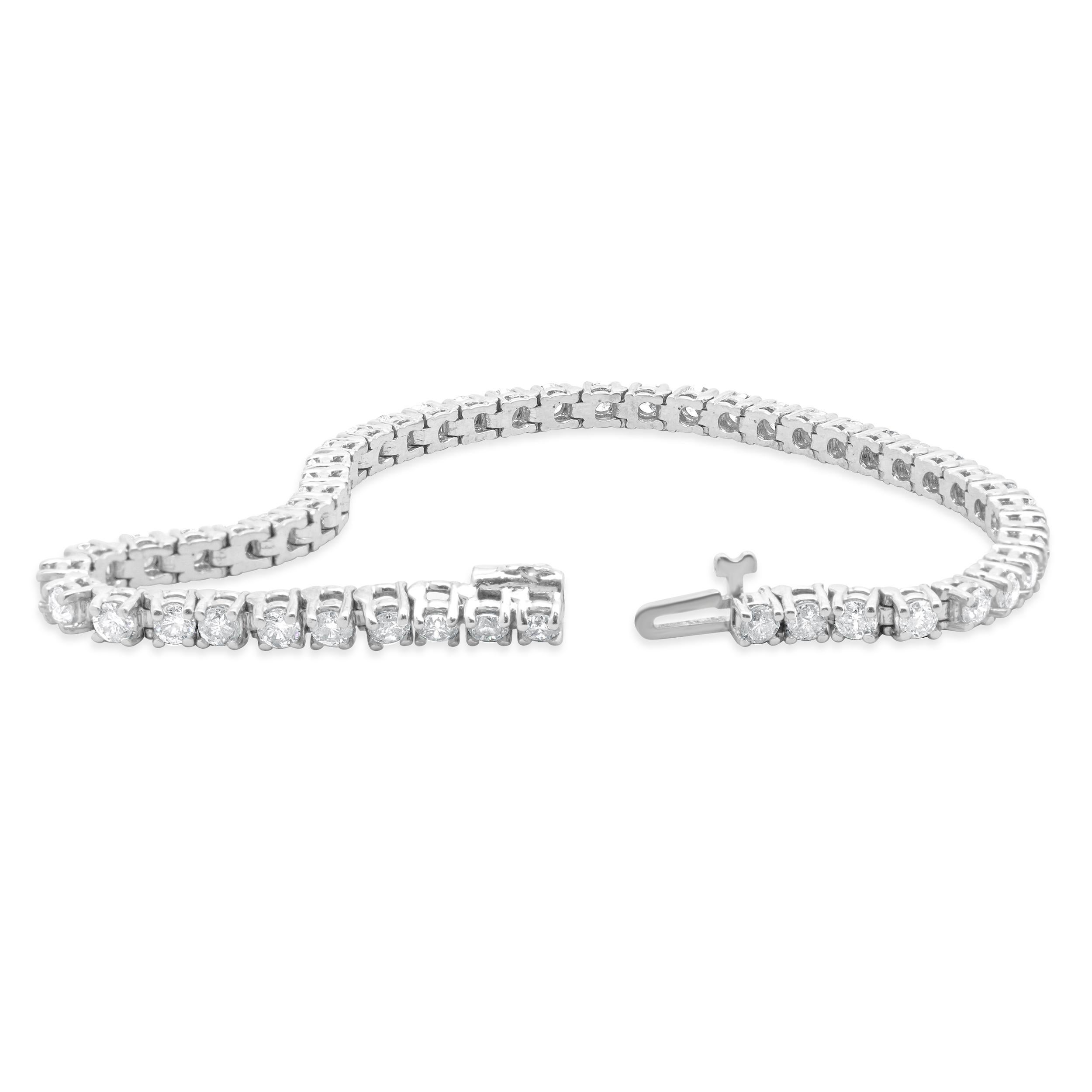 18 Karat White Gold Diamond Tennis Bracelet im Zustand „Hervorragend“ im Angebot in Scottsdale, AZ