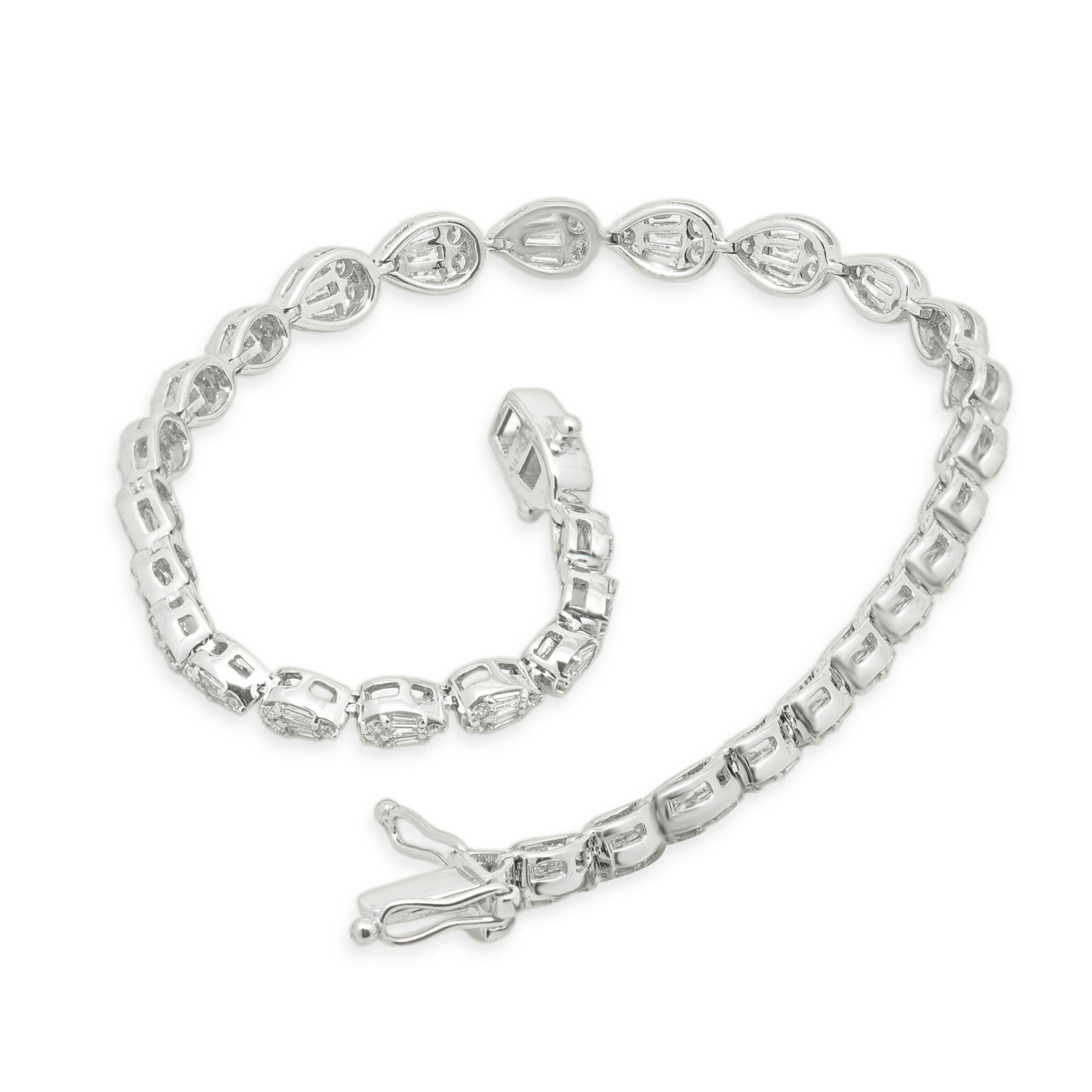 18 Karat Weißgold Diamant-Tennisarmband im Zustand „Hervorragend“ im Angebot in Scottsdale, AZ