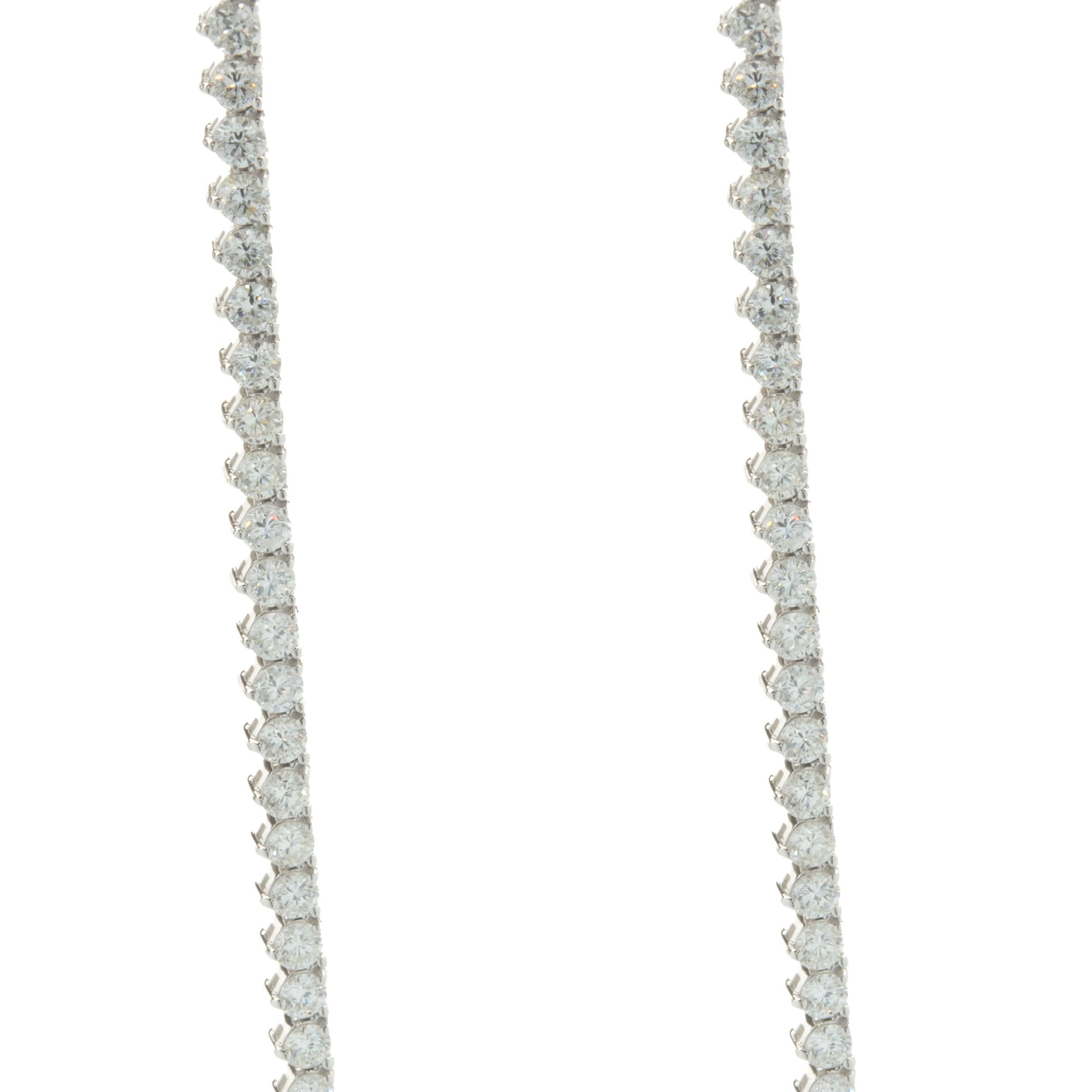 Round Cut 18 Karat White Gold Diamond Tennis Necklace