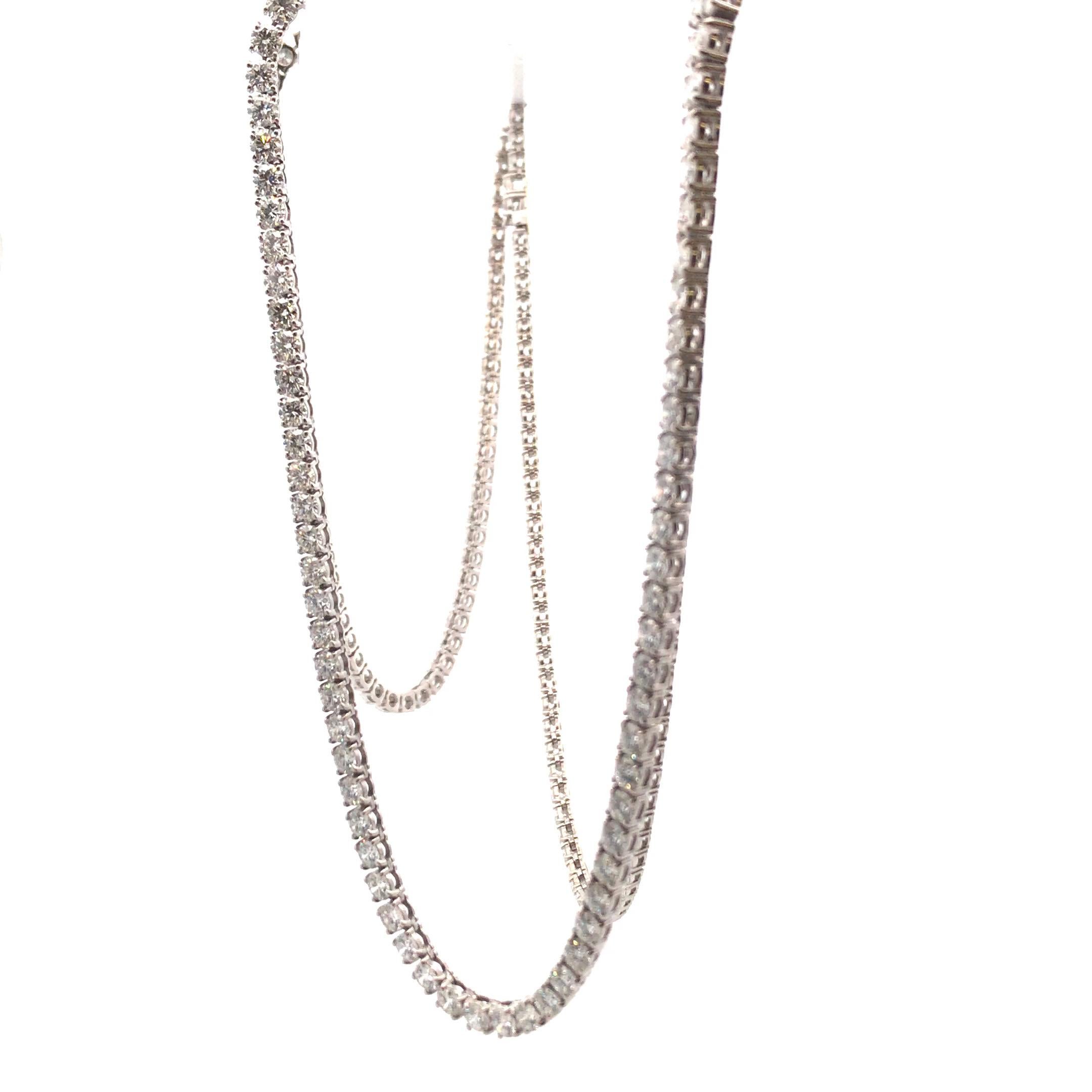 18 Karat White Gold Diamond Tennis Necklace In Excellent Condition In Palm Desert, CA