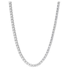18 Karat White Gold Diamond Tennis Necklace