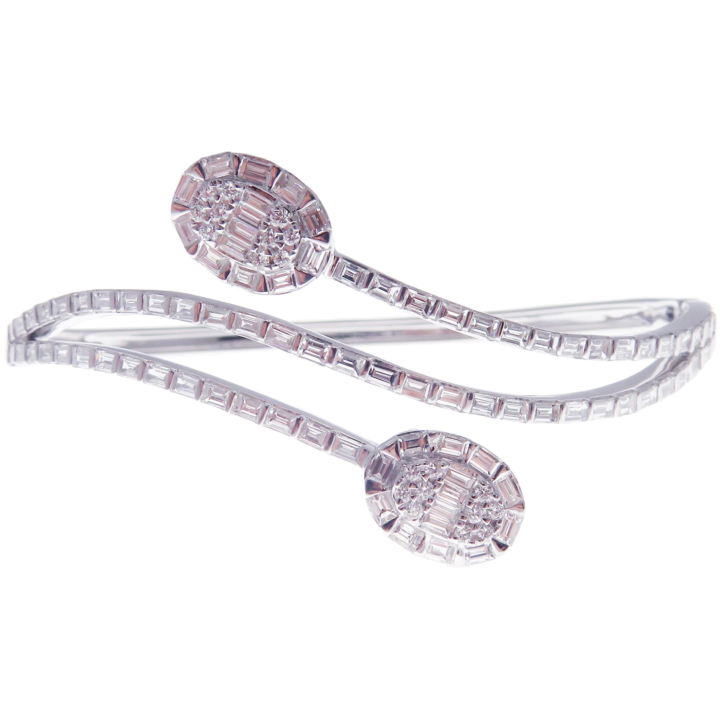 Women's or Men's 18 Karat White Gold Diamond Three-Row Intertwined Baguette Bangle Bracelet For Sale