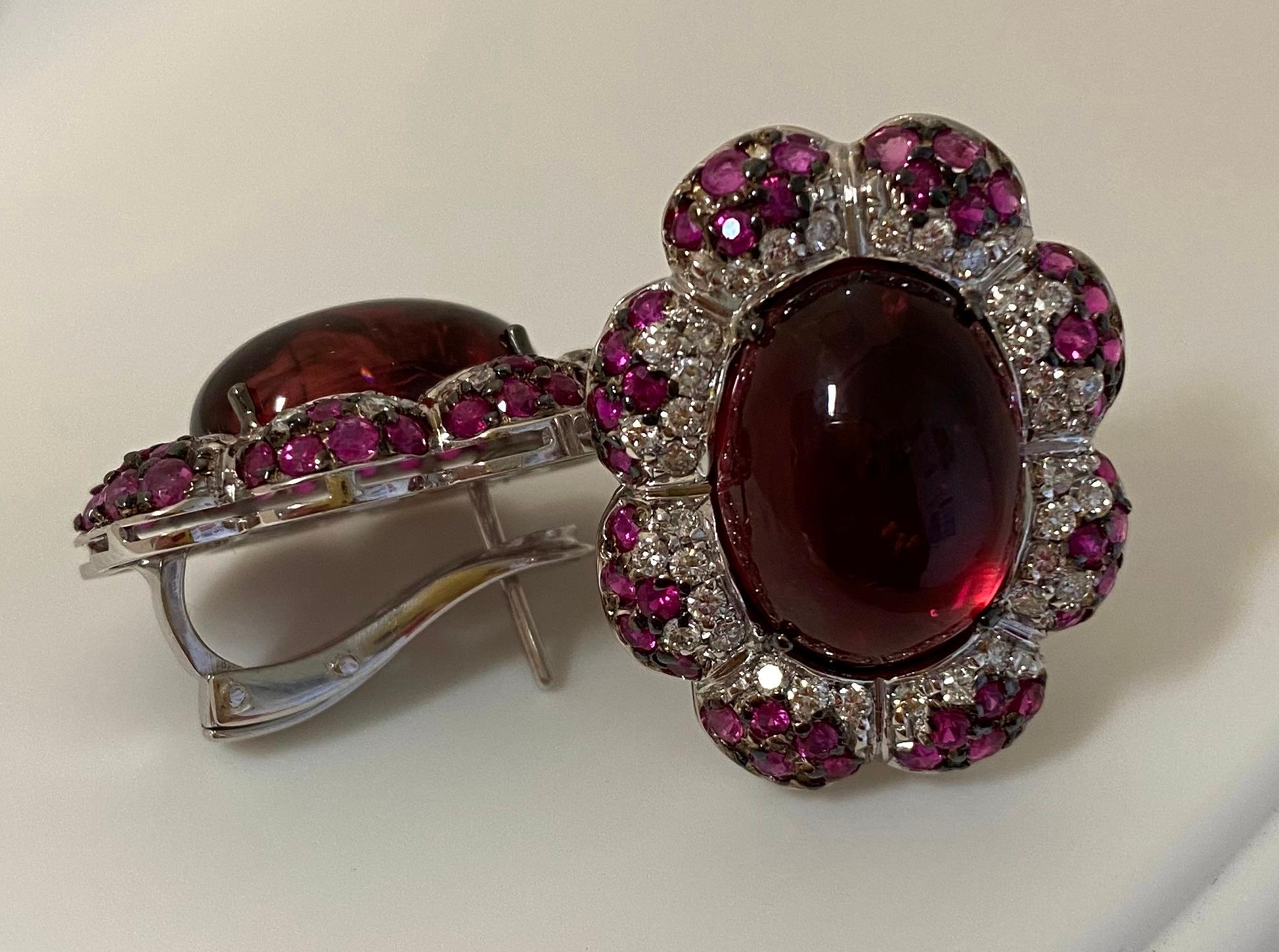 18 Karat White Gold Diamond Tourmaline and Ruby Stud Earrings In New Condition In Duesseldorf, DE