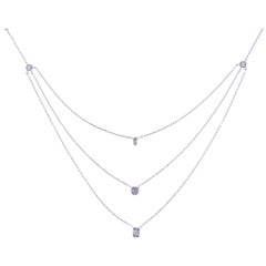 Collier simple à trois rangs de diamants en or blanc 18 carats