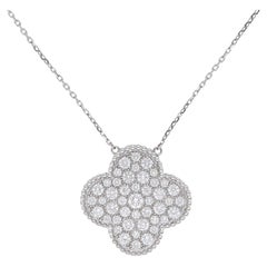 Van Cleef & Arpels, collier pendentif Magic Alhambra en or blanc 18 carats et diamants 