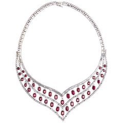 Halskette aus 18 Karat Weißgold mit Diamanten und Rubinen