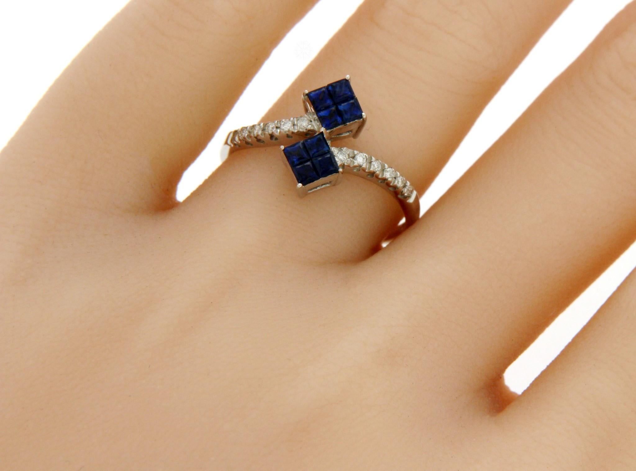Women's or Men's 18 Karat White Gold Diamonds and Sapphire Engagement Ring For Sale