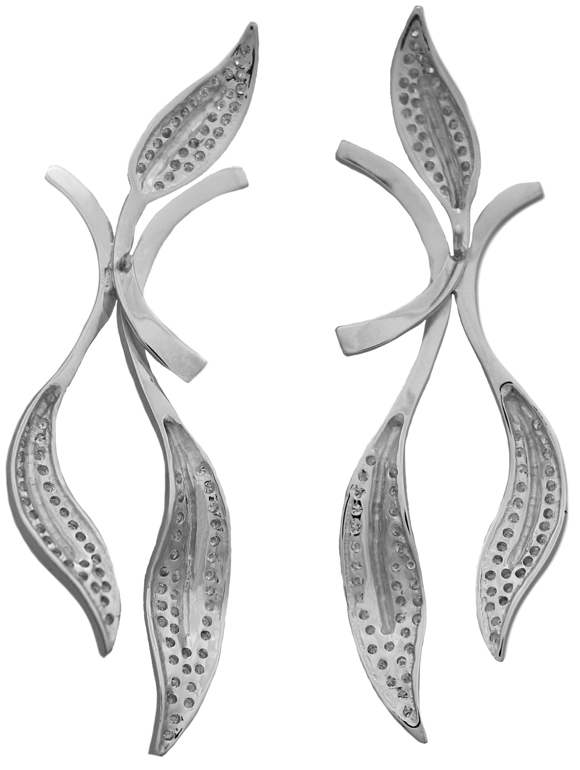 Contemporary 18 Karat White Gold Diamonds Earrings For Sale