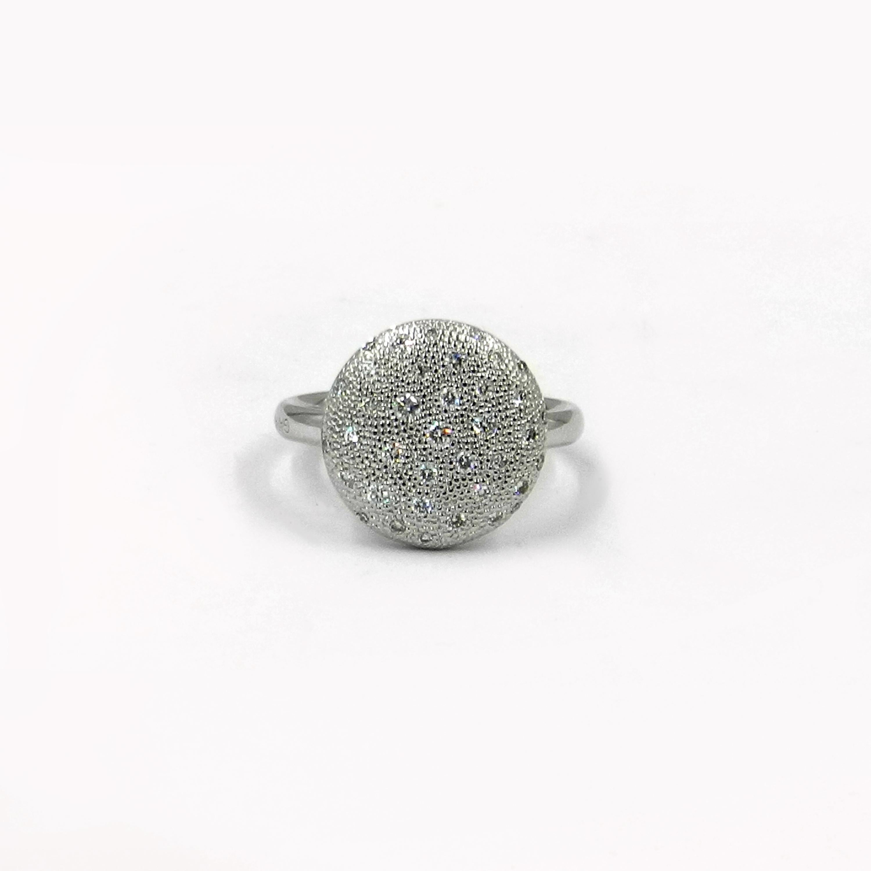 Contemporary 18 Karat White Gold Diamonds Garavelli Ring